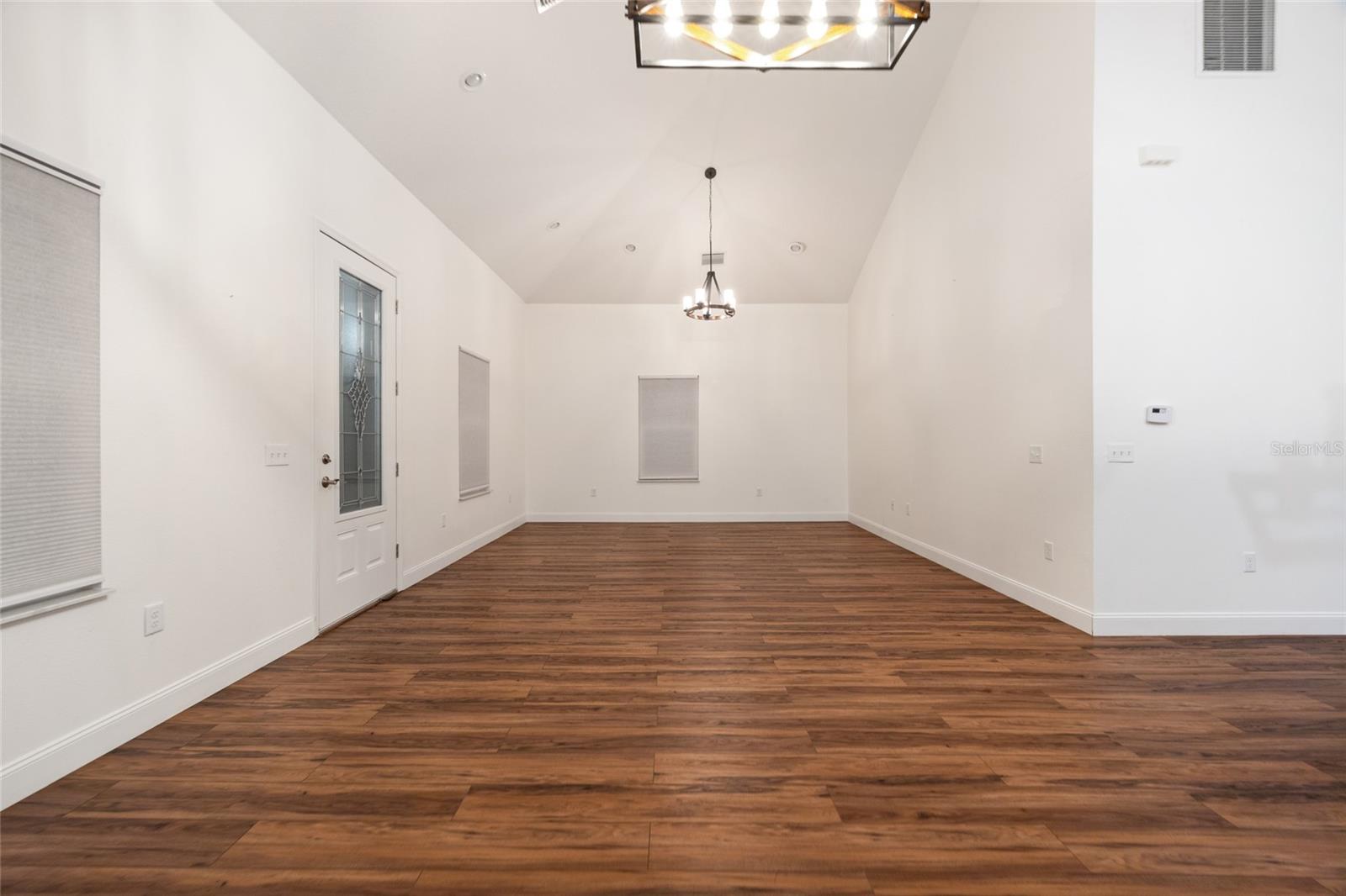 2330 W SAINT LOUIS ST, TAMPA, FL, 33607