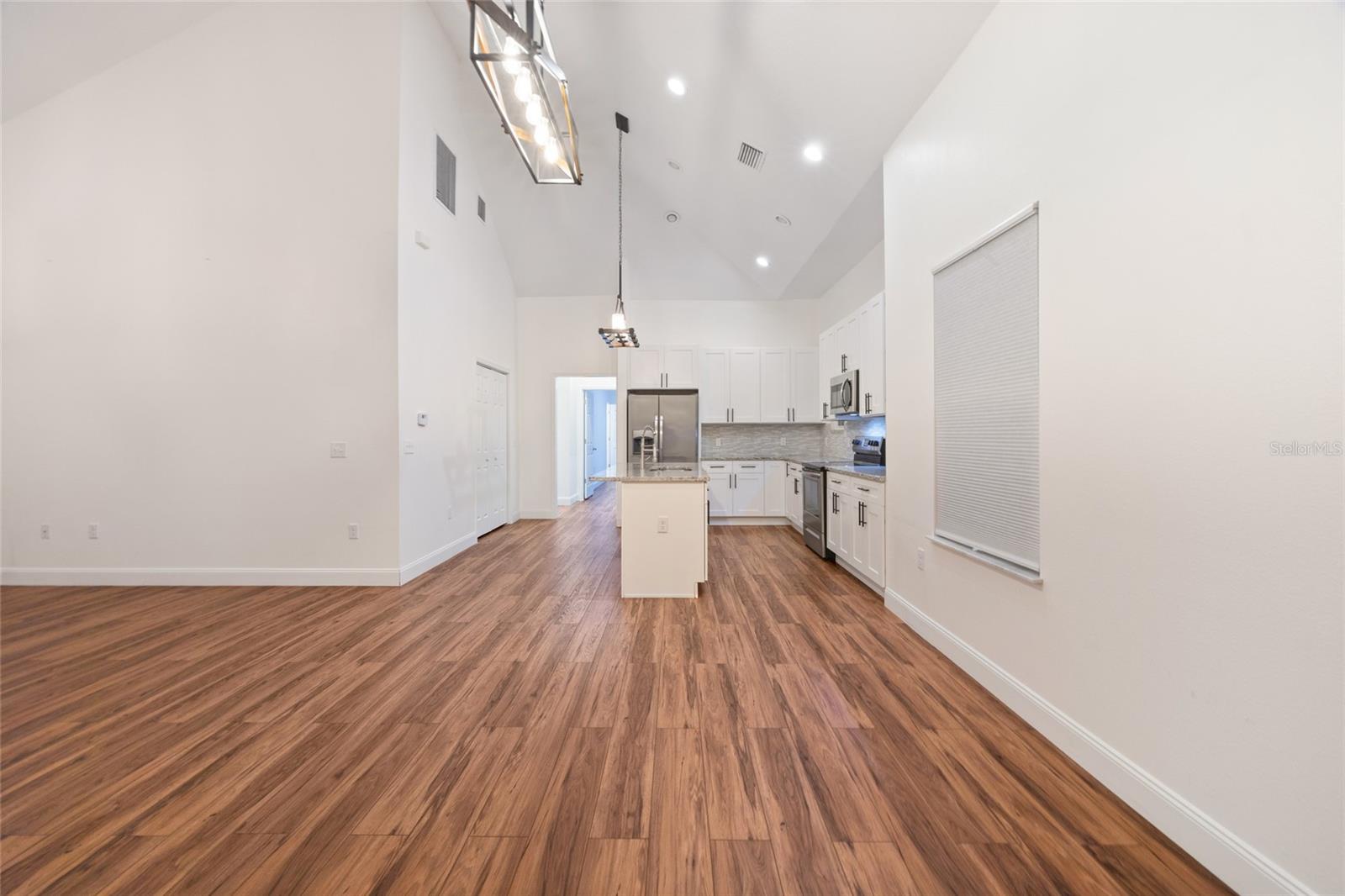 2330 W SAINT LOUIS ST, TAMPA, FL, 33607