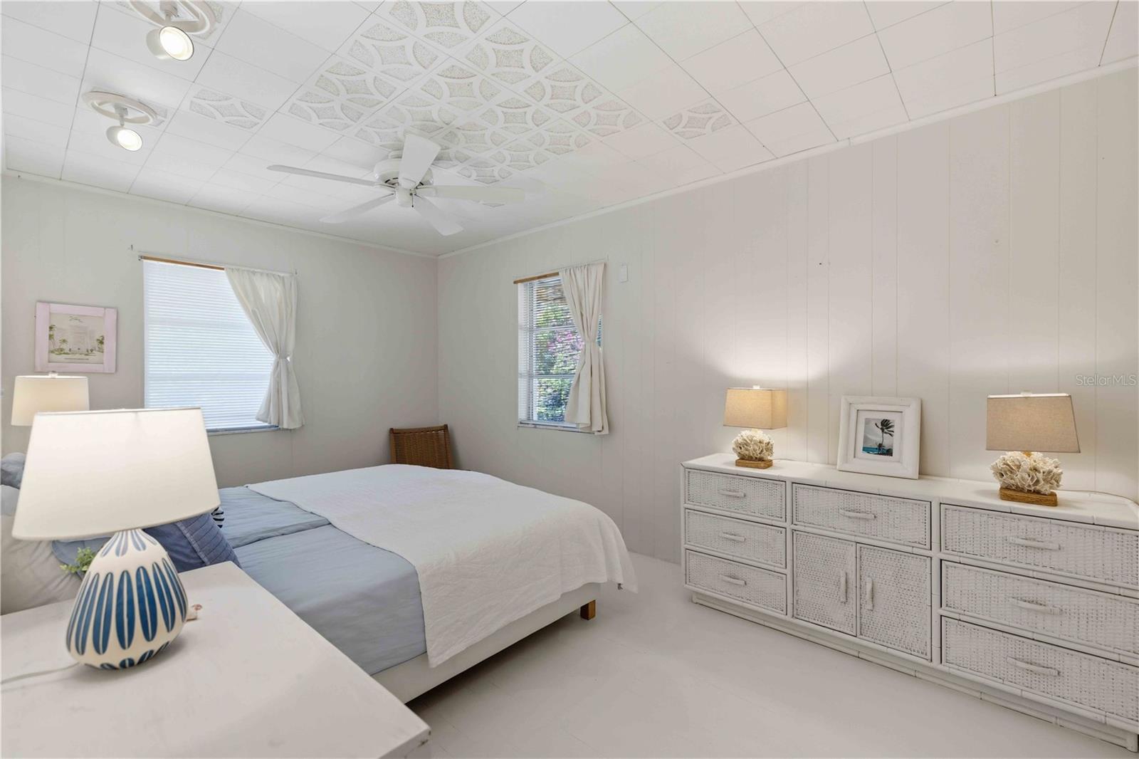 624 BAYSHORE RD, NOKOMIS, FL, 34275