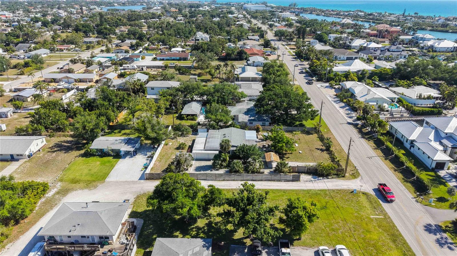 624 BAYSHORE RD, NOKOMIS, FL, 34275