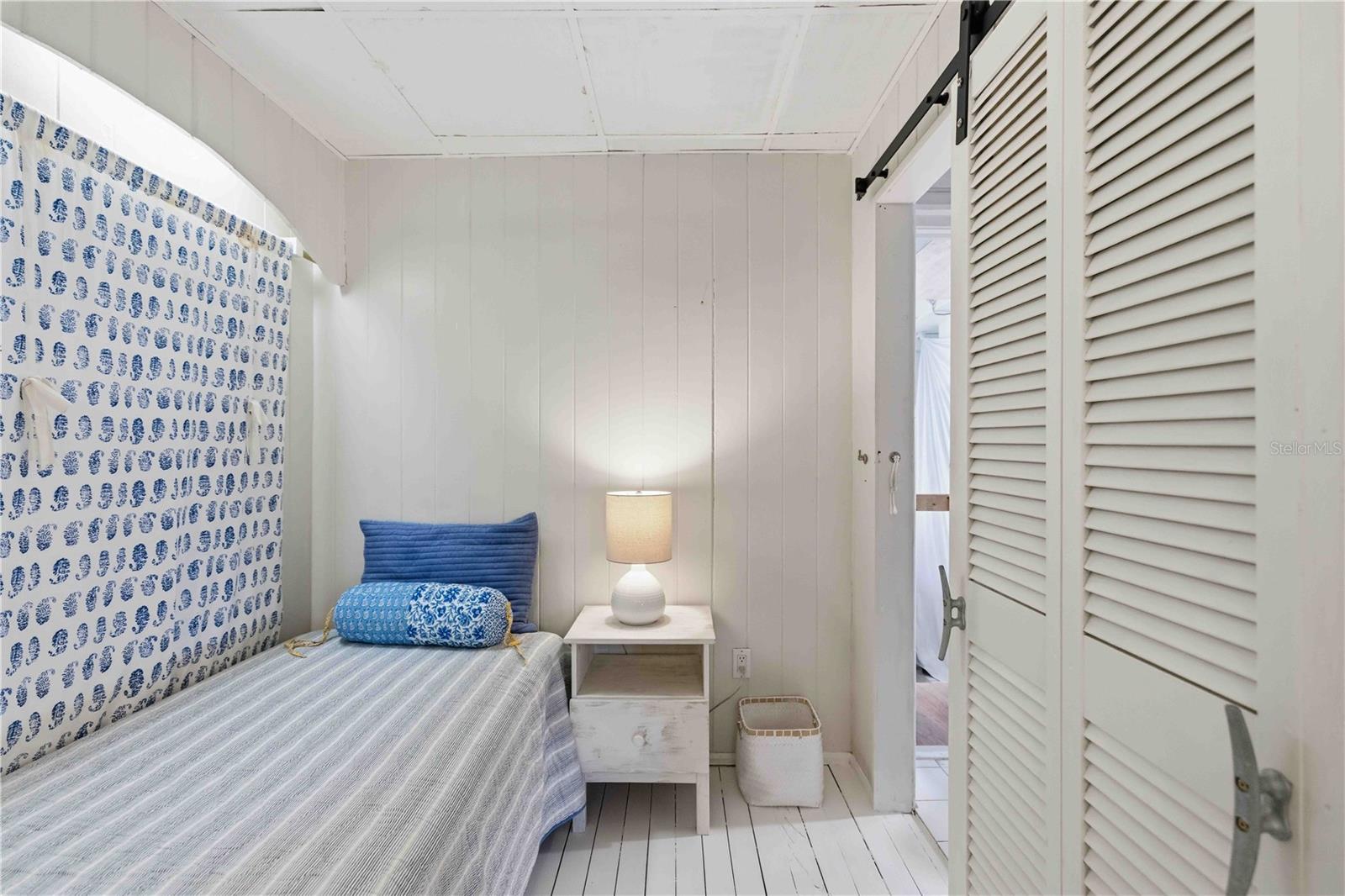 624 BAYSHORE RD, NOKOMIS, FL, 34275