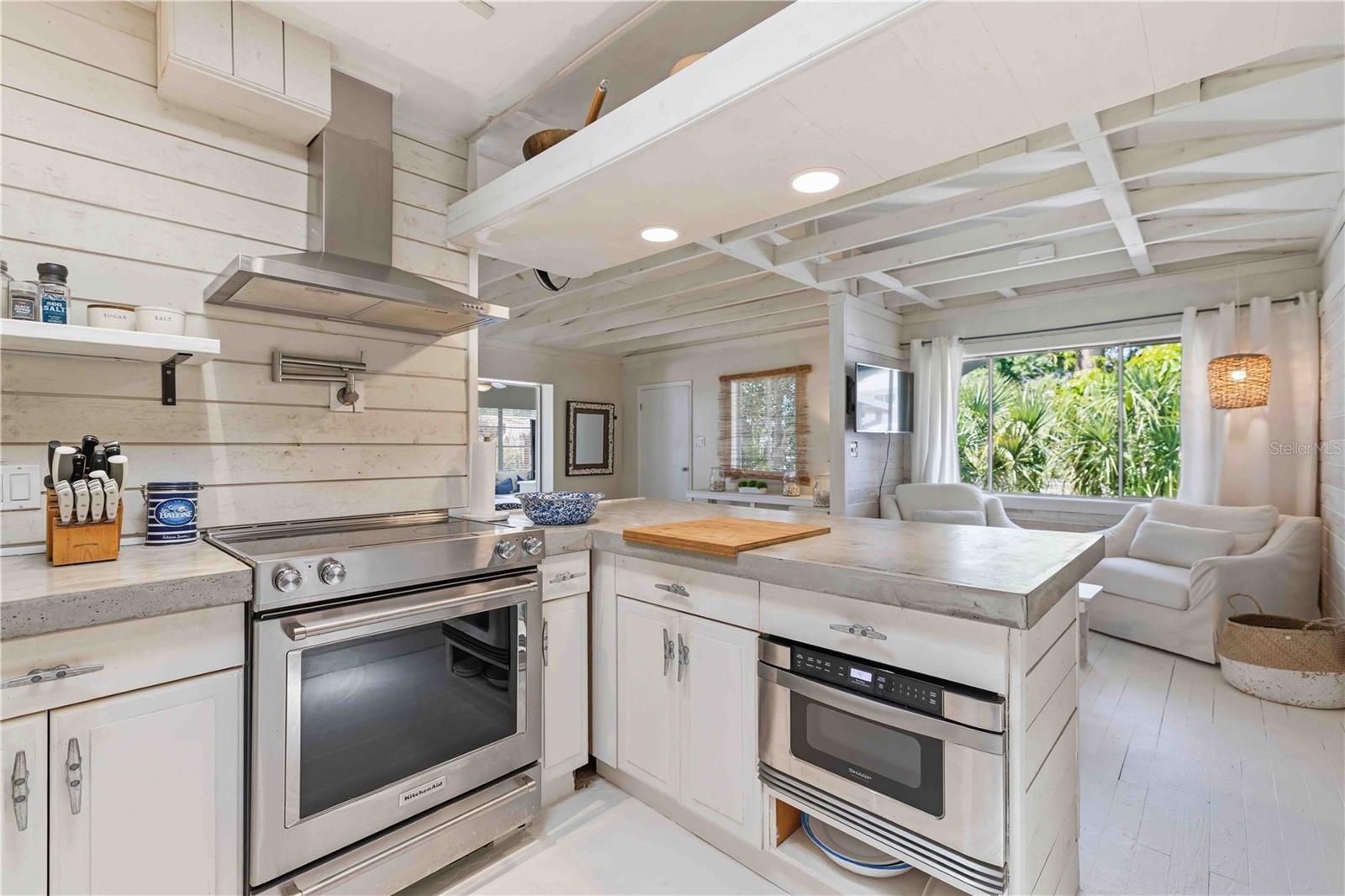 624 BAYSHORE RD, NOKOMIS, FL, 34275