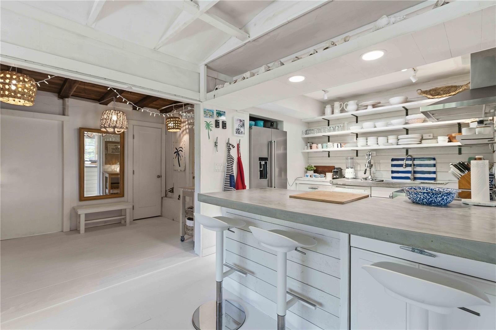 624 BAYSHORE RD, NOKOMIS, FL, 34275