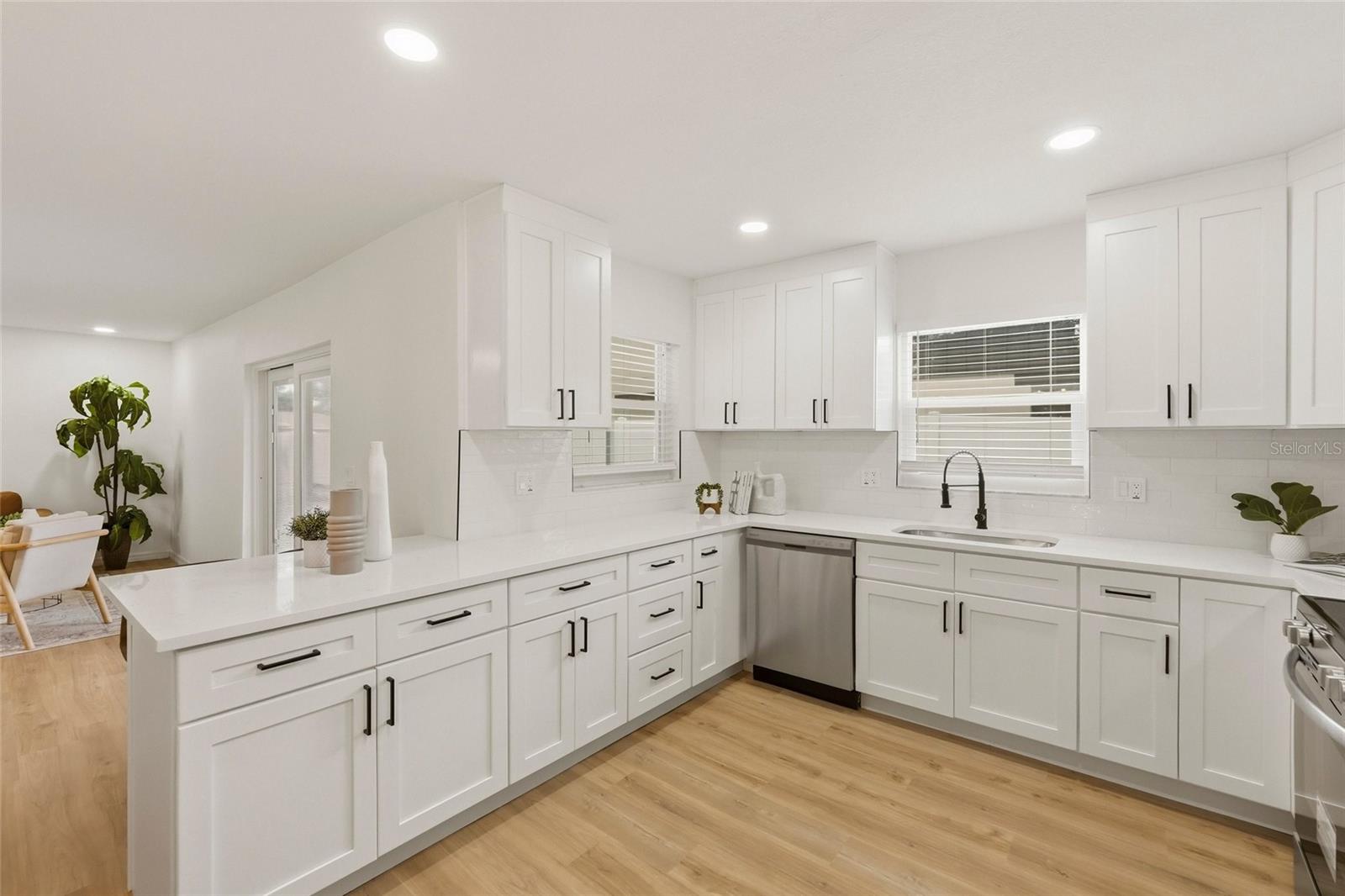 9516 MERRIMOOR BLVD, SEMINOLE, FL, 33777