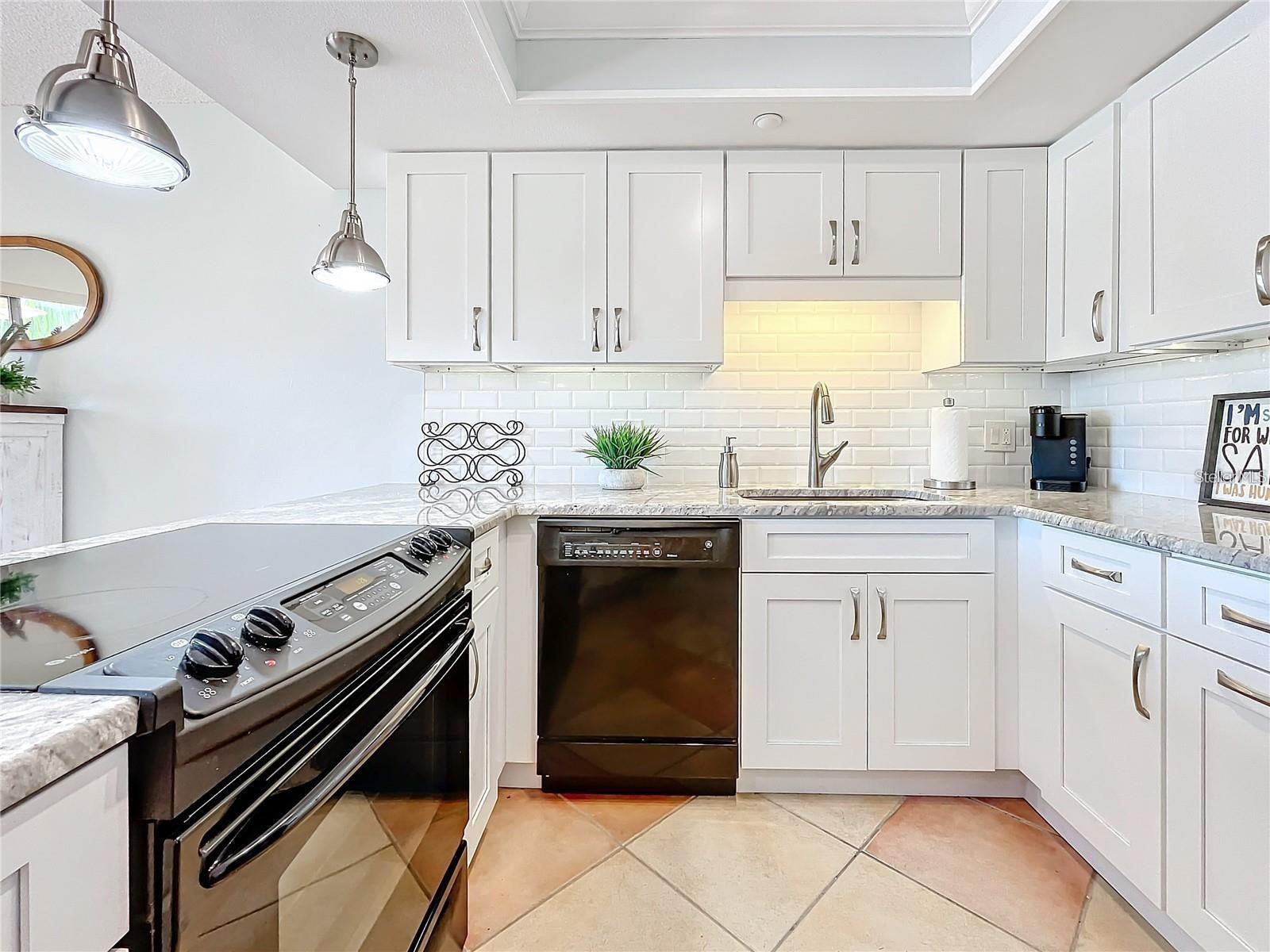 1750 HARBOR PL S #104, SOUTH PASADENA, FL, 33707