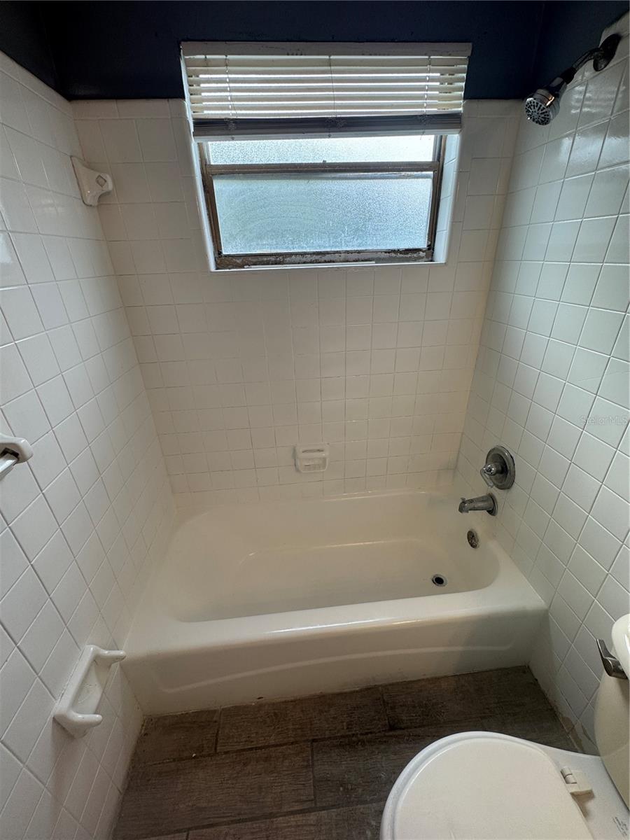 8105 N KLONDYKE ST, TAMPA, FL, 33604