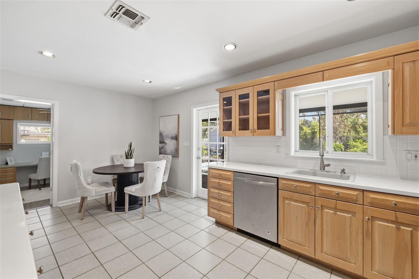 308 LIVE OAK AVE, TEMPLE TERRACE, FL, 33617