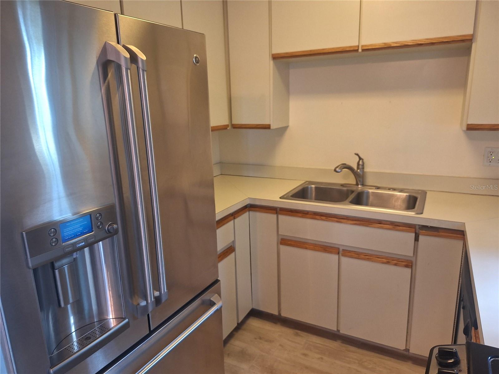 8916 NARCISSUS AVE, SEMINOLE, FL, 33777