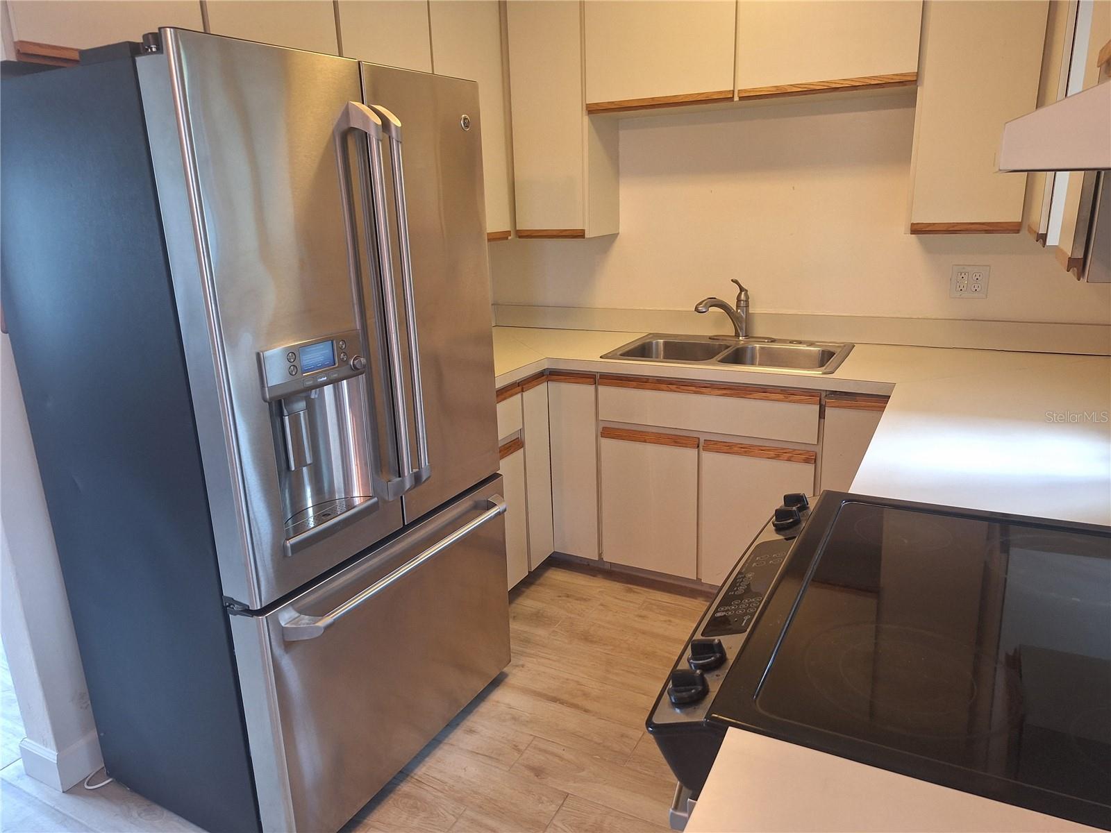 8916 NARCISSUS AVE, SEMINOLE, FL, 33777