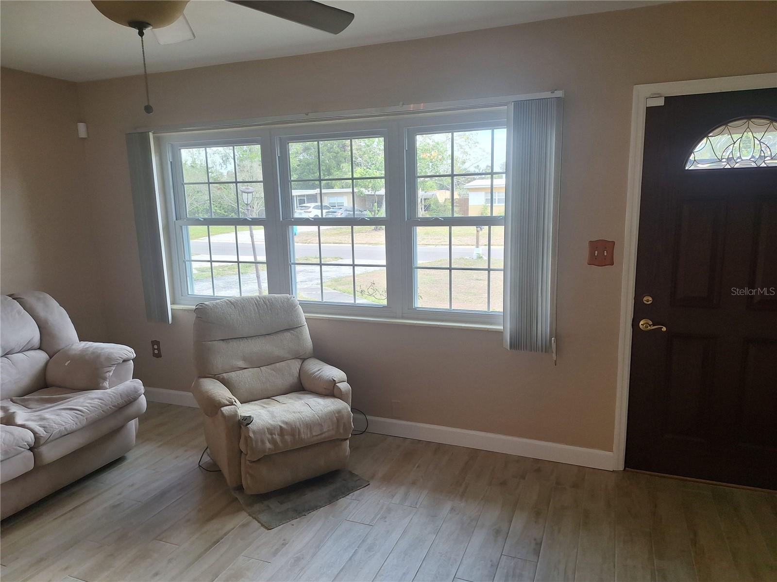 8916 NARCISSUS AVE, SEMINOLE, FL, 33777