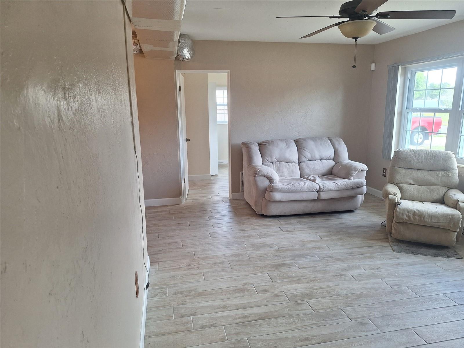 8916 NARCISSUS AVE, SEMINOLE, FL, 33777