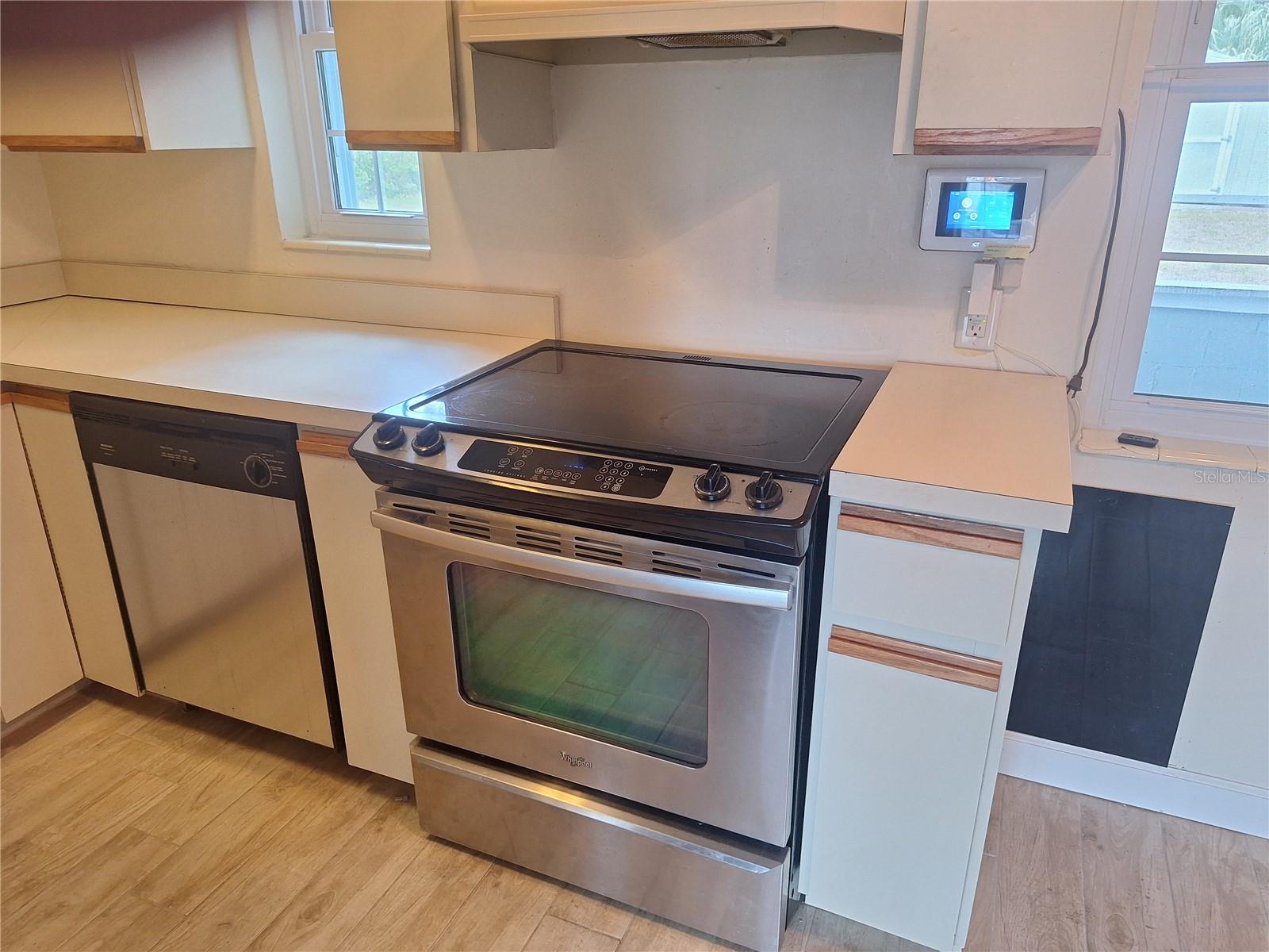 8916 NARCISSUS AVE, SEMINOLE, FL, 33777