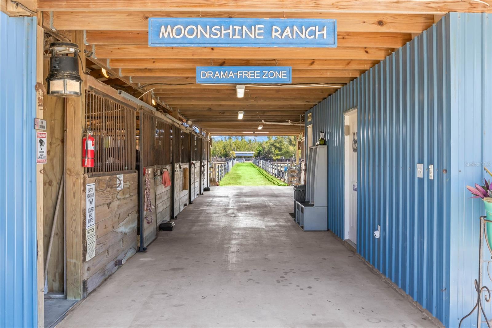 6050 STRINGFELLOW RD, ST JAMES CITY, FL, 33956