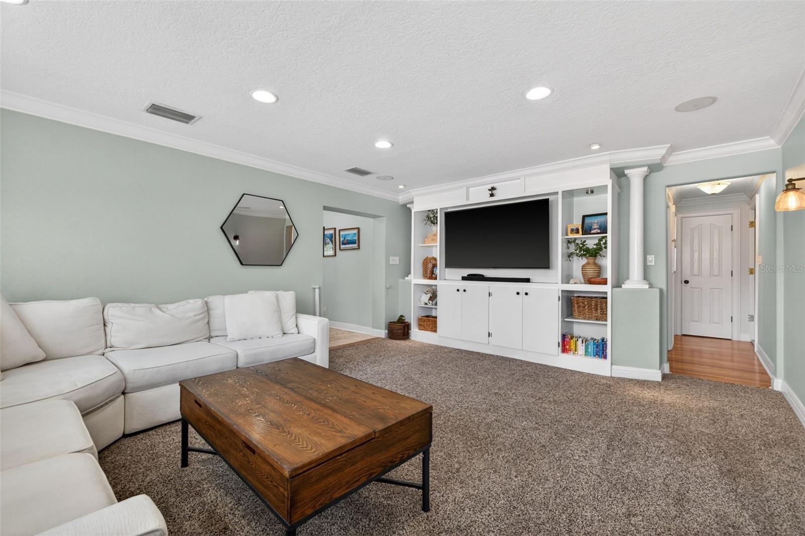 3318 N RIDGE AVE, TAMPA, FL, 33603