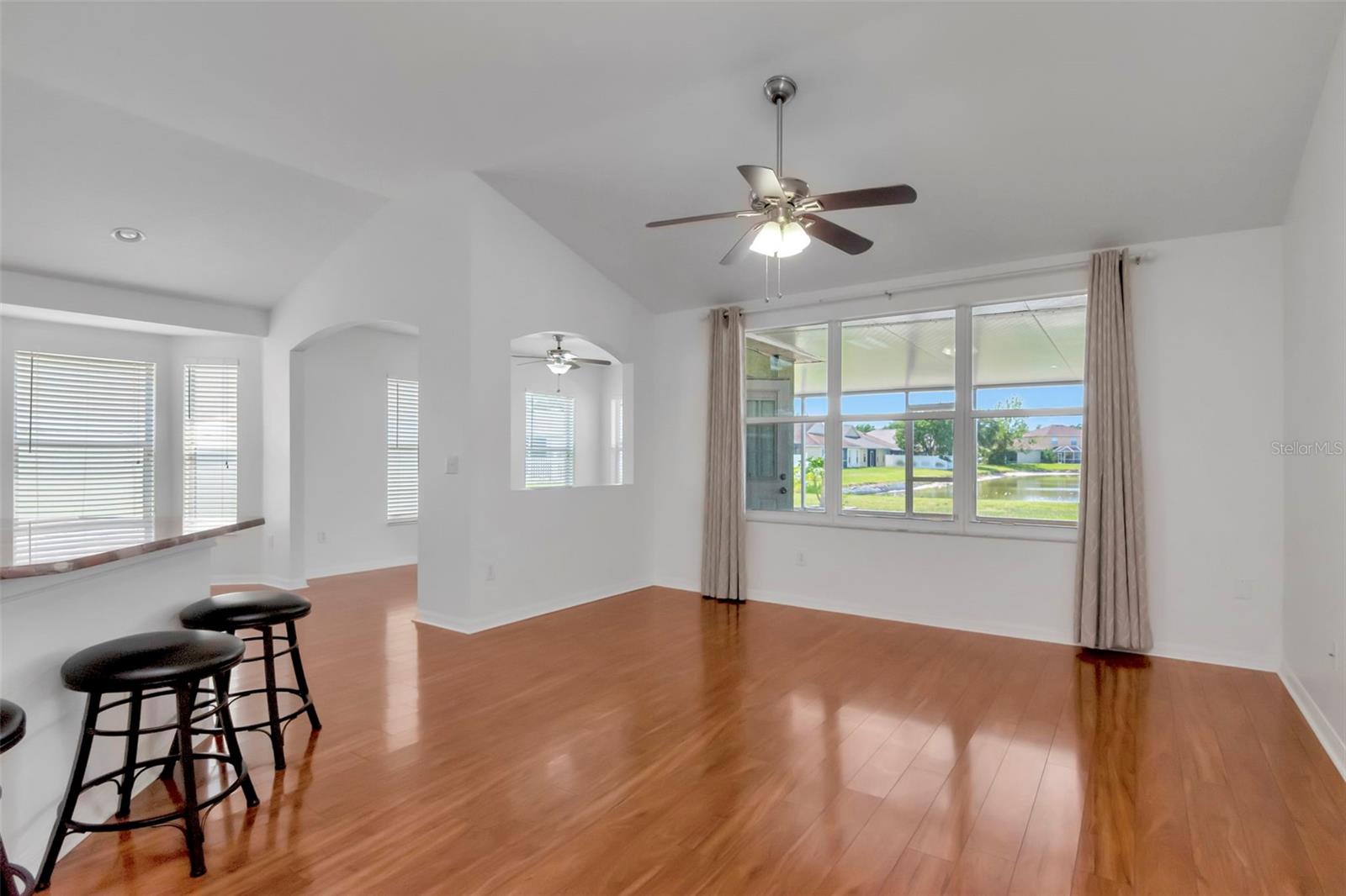 8408 CANTERBURY LAKE BLVD, TAMPA, FL, 33619