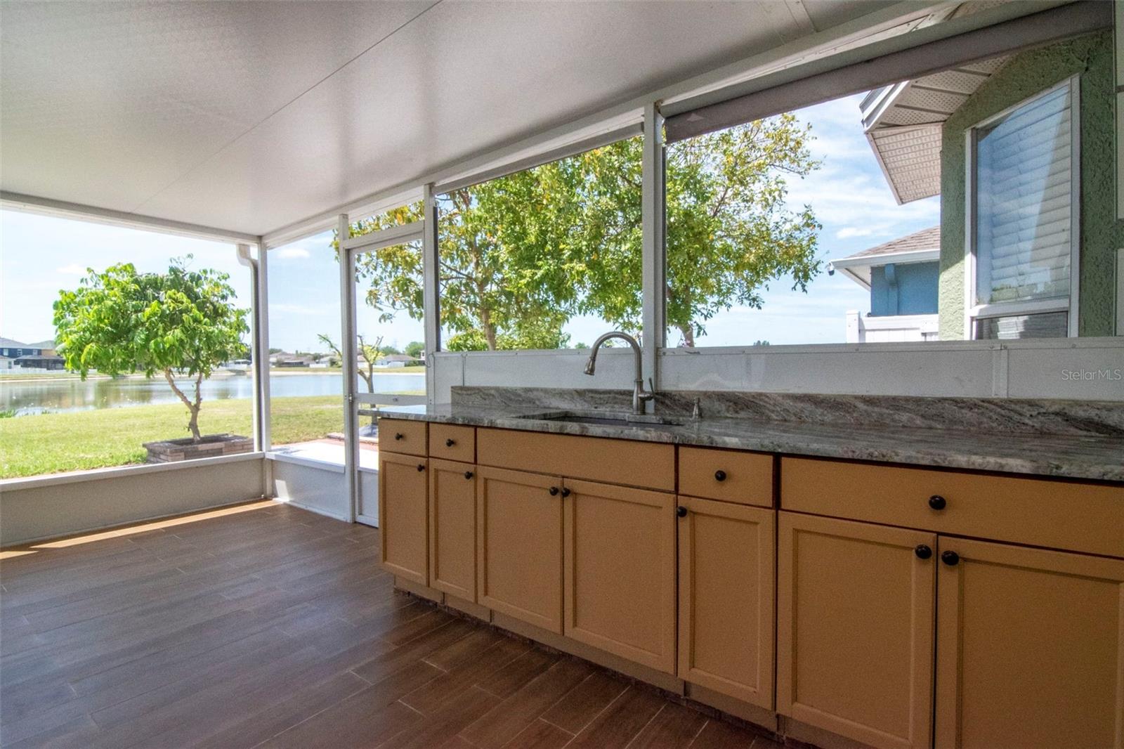 8408 CANTERBURY LAKE BLVD, TAMPA, FL, 33619