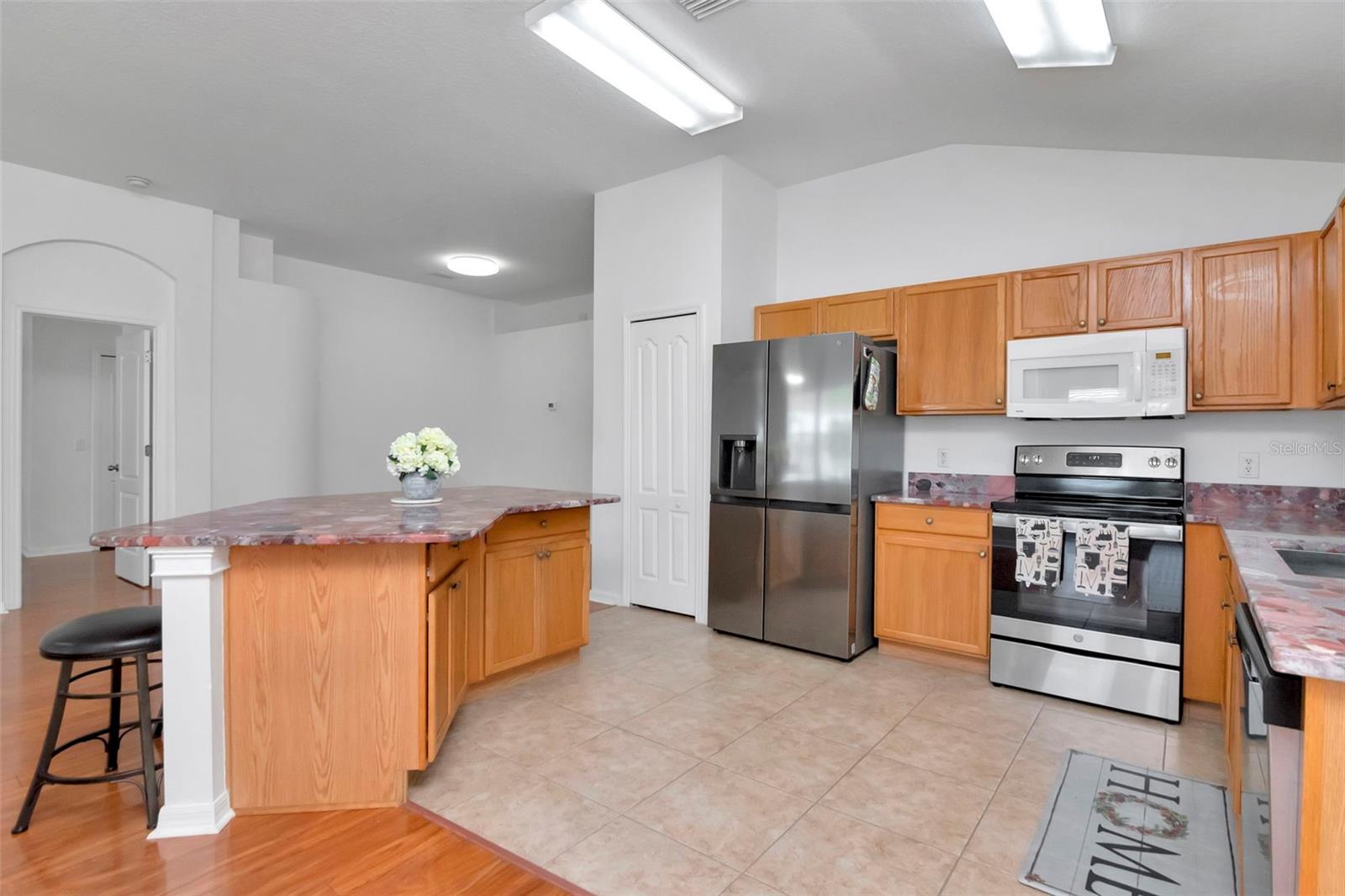 8408 CANTERBURY LAKE BLVD, TAMPA, FL, 33619