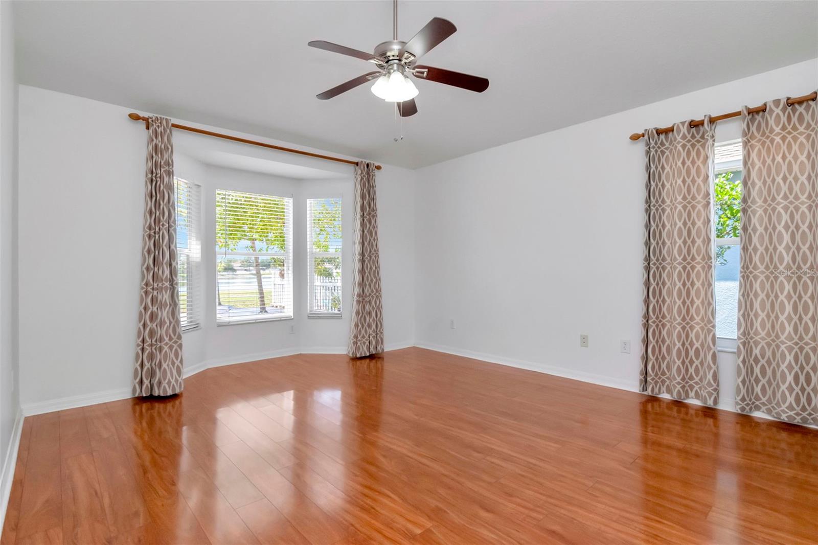 8408 CANTERBURY LAKE BLVD, TAMPA, FL, 33619