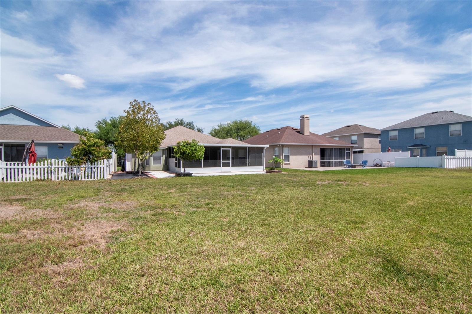 8408 CANTERBURY LAKE BLVD, TAMPA, FL, 33619