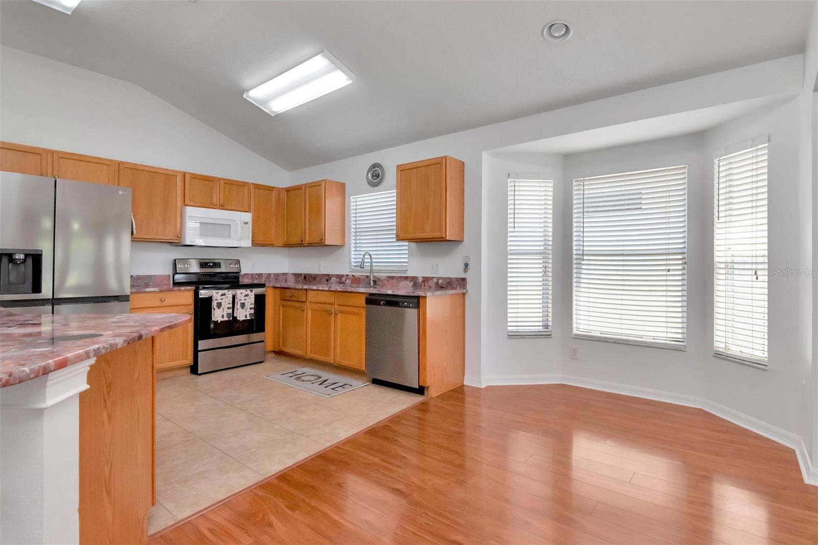 8408 CANTERBURY LAKE BLVD, TAMPA, FL, 33619