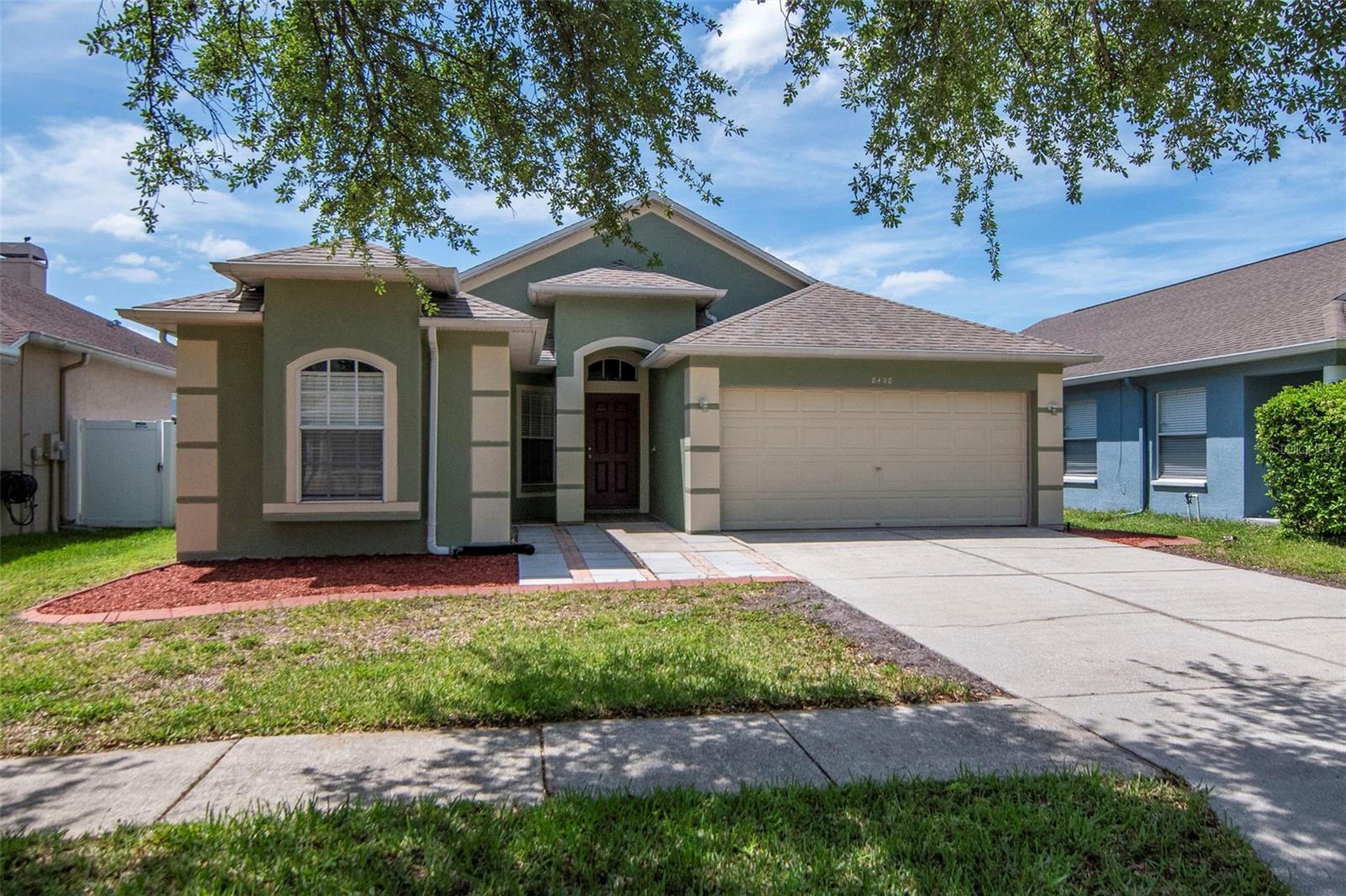 8408 CANTERBURY LAKE BLVD, TAMPA, FL, 33619