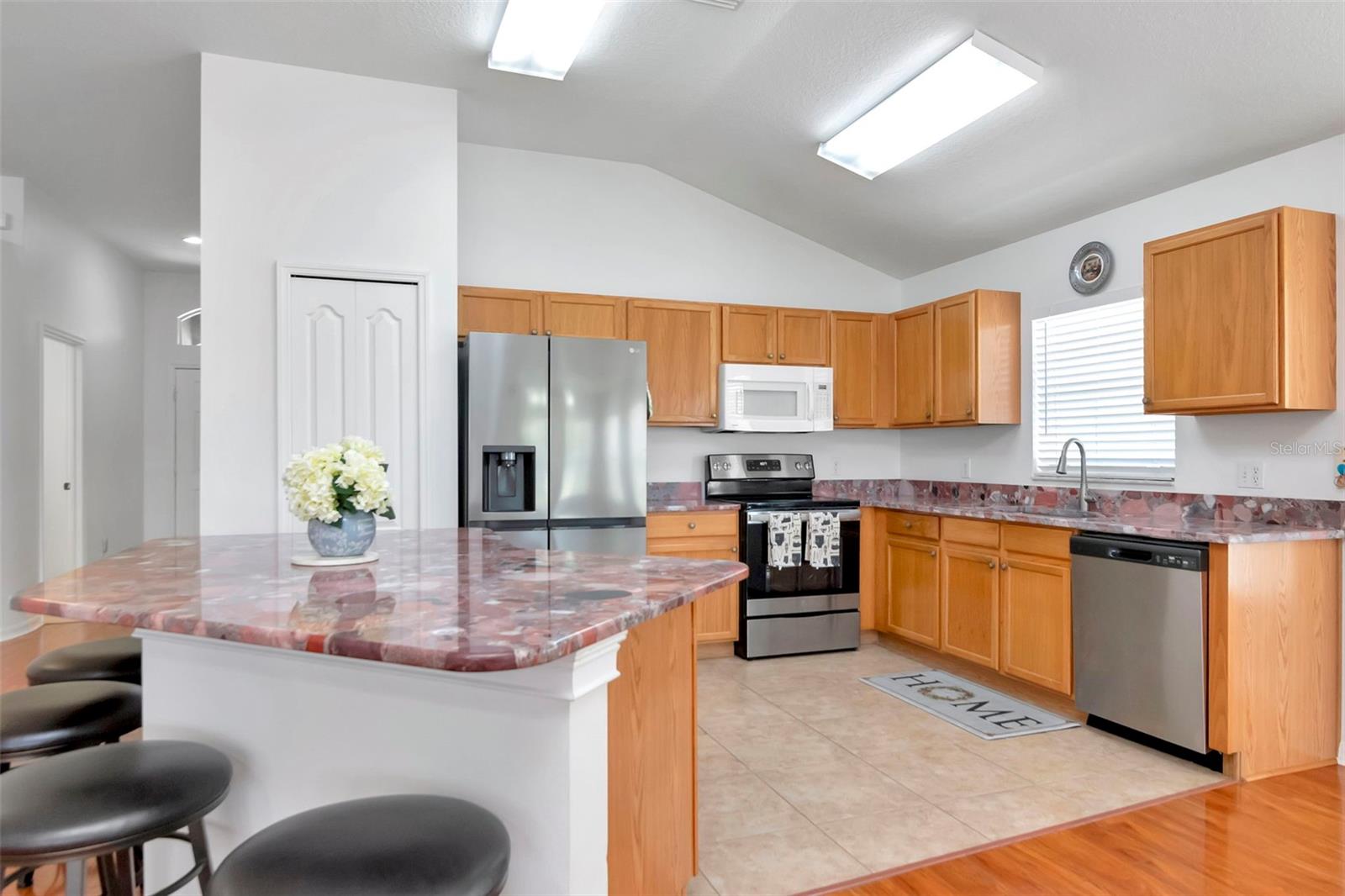 8408 CANTERBURY LAKE BLVD, TAMPA, FL, 33619