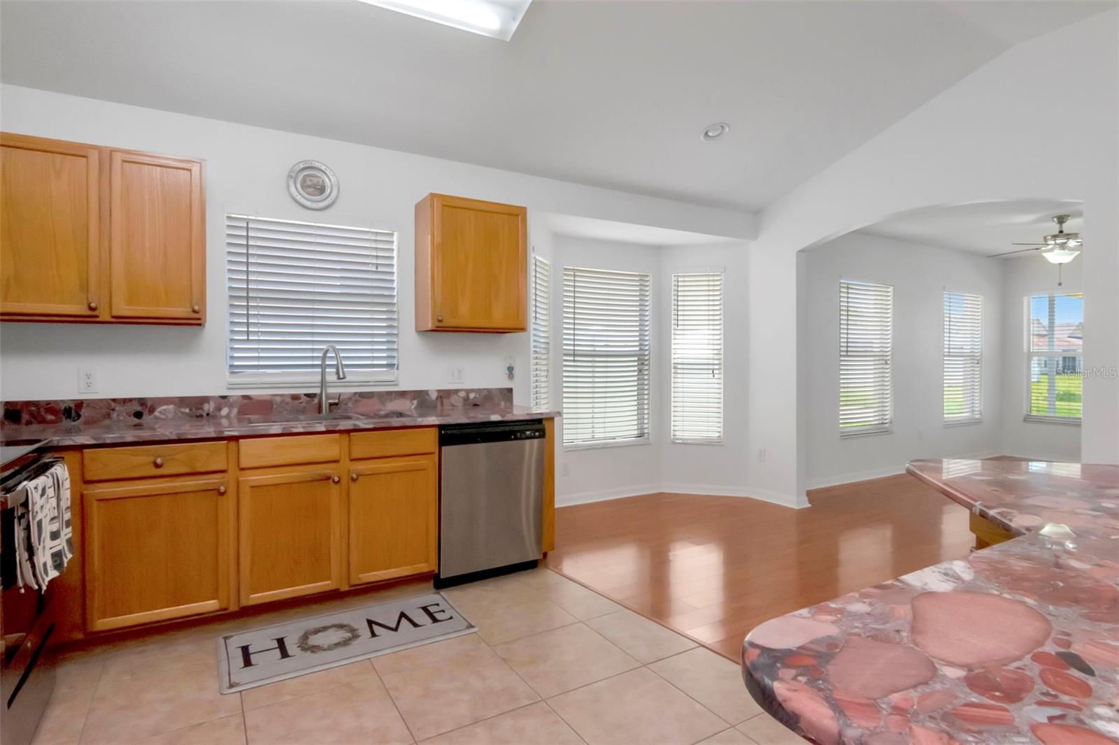 8408 CANTERBURY LAKE BLVD, TAMPA, FL, 33619