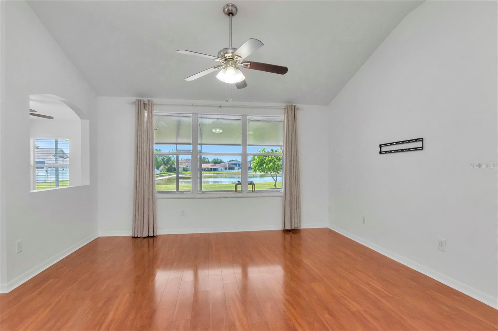 8408 CANTERBURY LAKE BLVD, TAMPA, FL, 33619