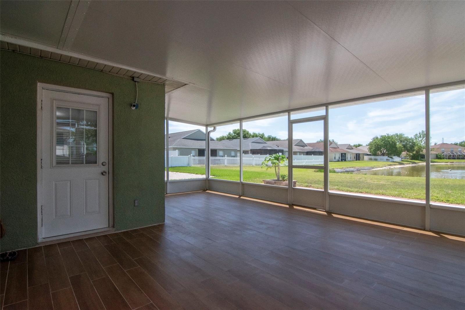 8408 CANTERBURY LAKE BLVD, TAMPA, FL, 33619