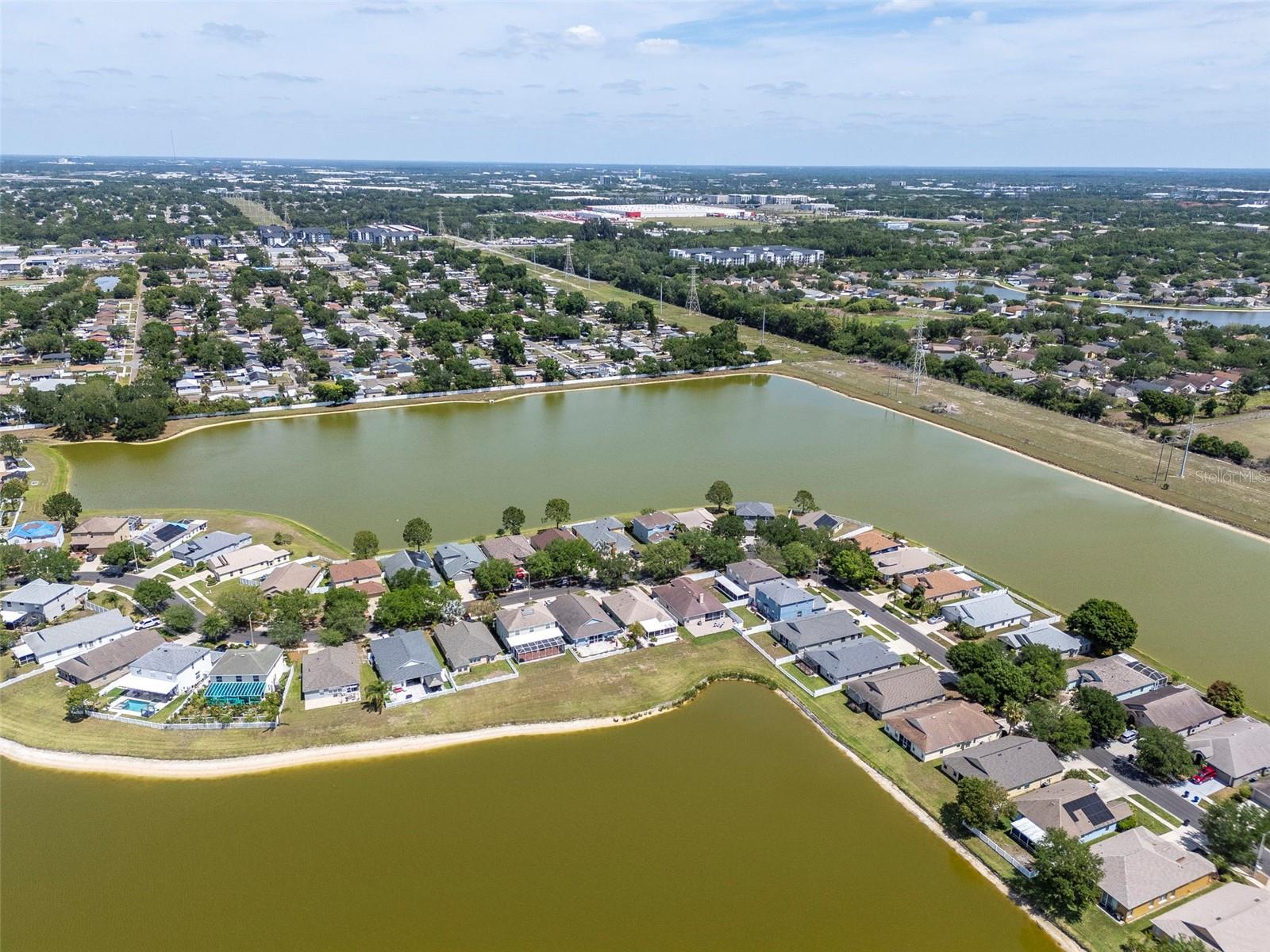 8408 CANTERBURY LAKE BLVD, TAMPA, FL, 33619