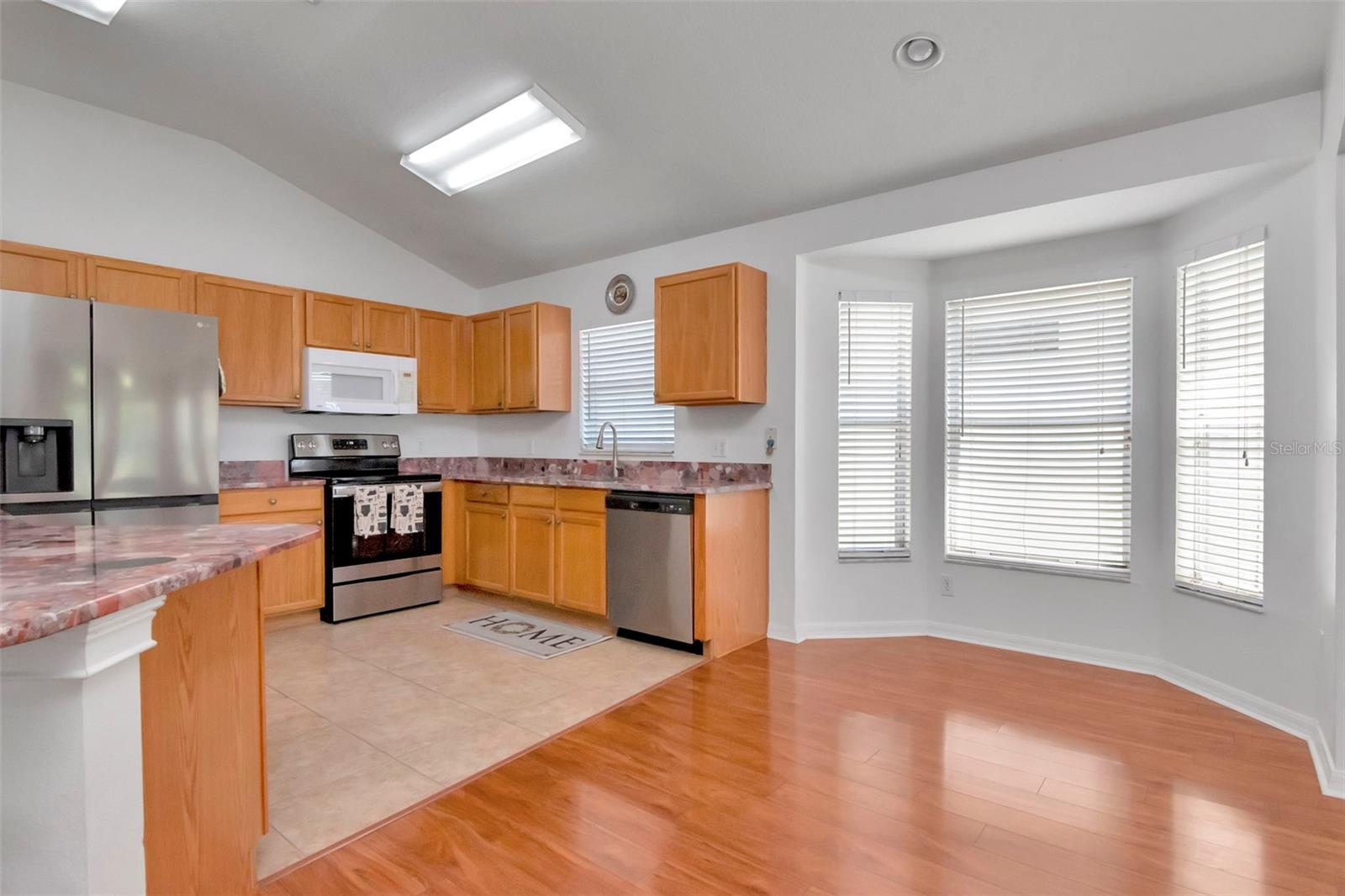 8408 CANTERBURY LAKE BLVD, TAMPA, FL, 33619