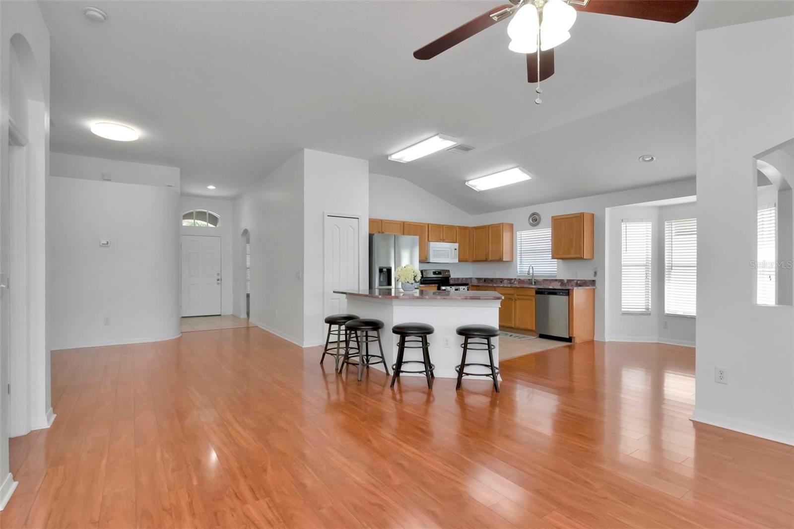 8408 CANTERBURY LAKE BLVD, TAMPA, FL, 33619