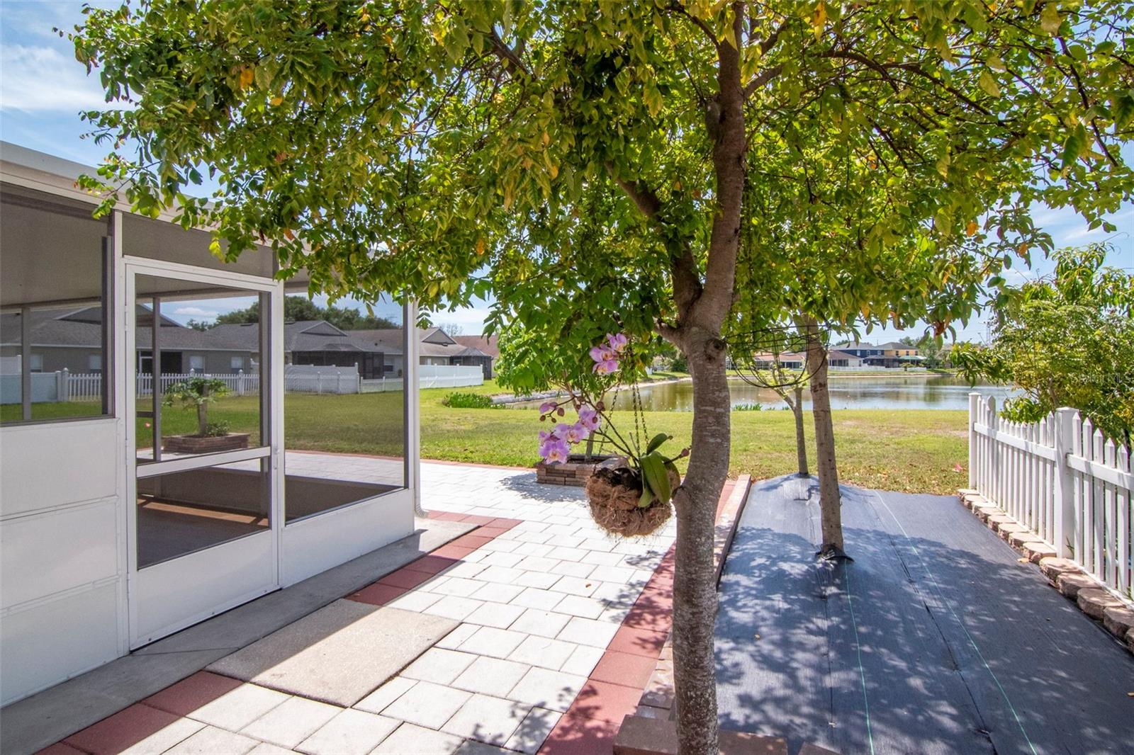 8408 CANTERBURY LAKE BLVD, TAMPA, FL, 33619