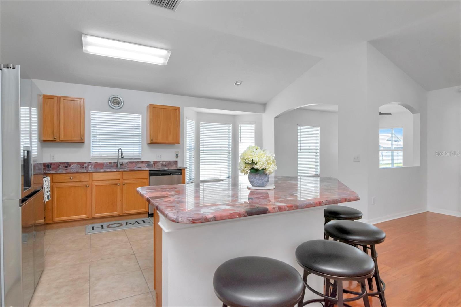 8408 CANTERBURY LAKE BLVD, TAMPA, FL, 33619