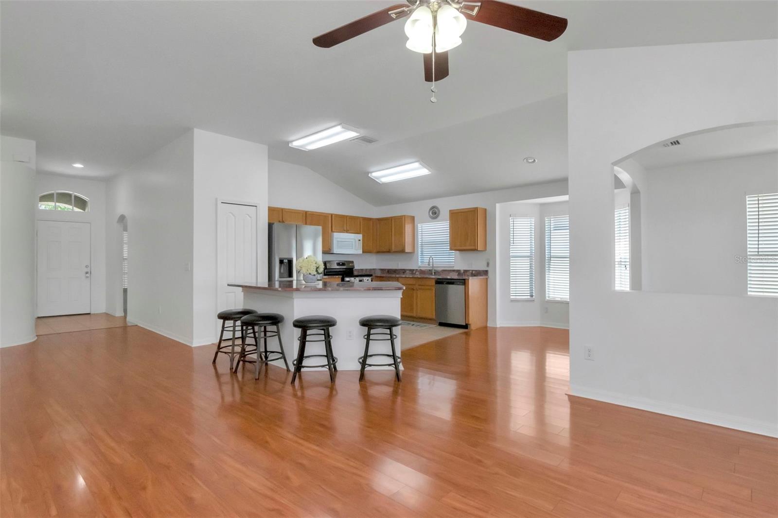 8408 CANTERBURY LAKE BLVD, TAMPA, FL, 33619