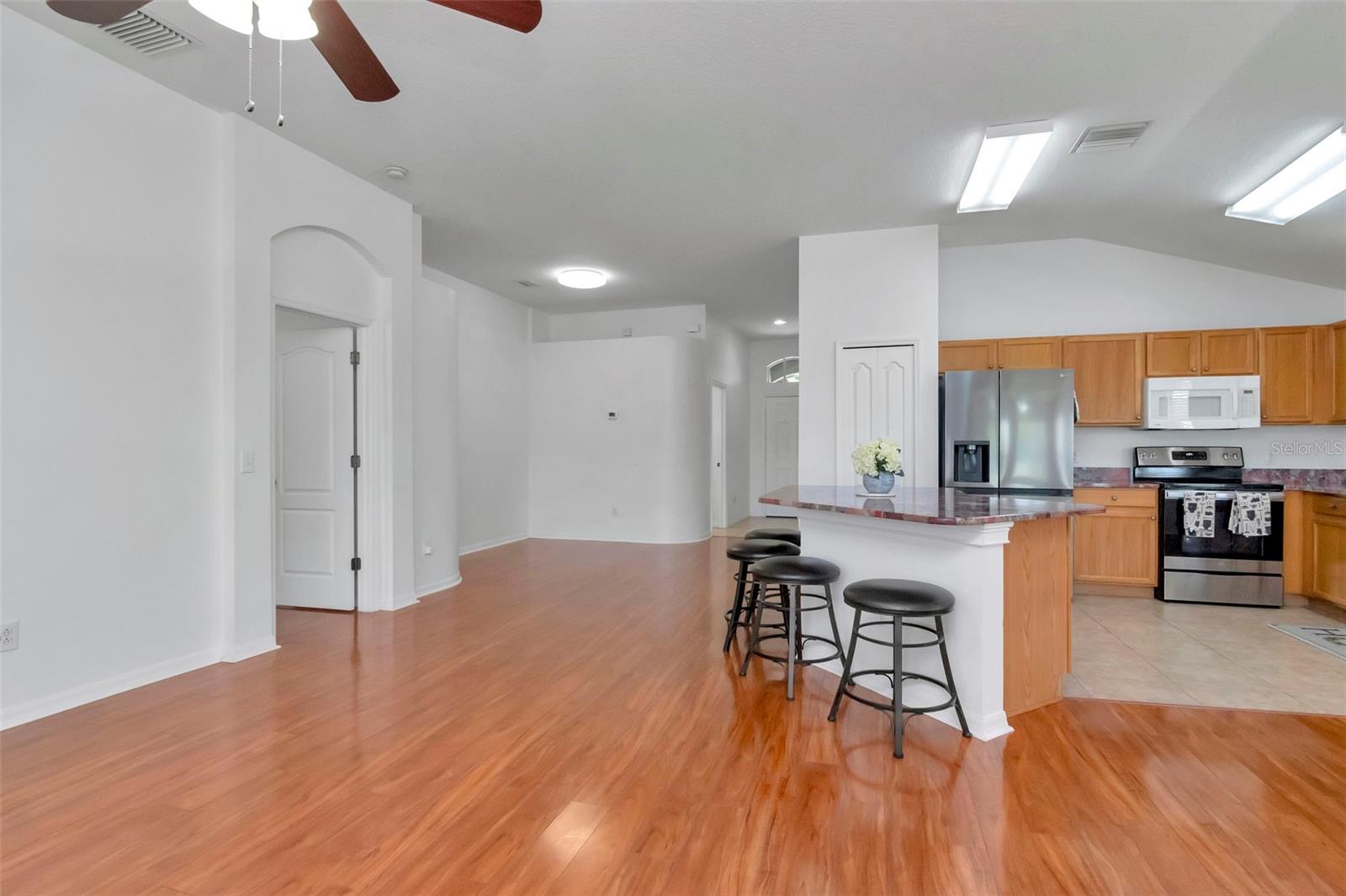 8408 CANTERBURY LAKE BLVD, TAMPA, FL, 33619