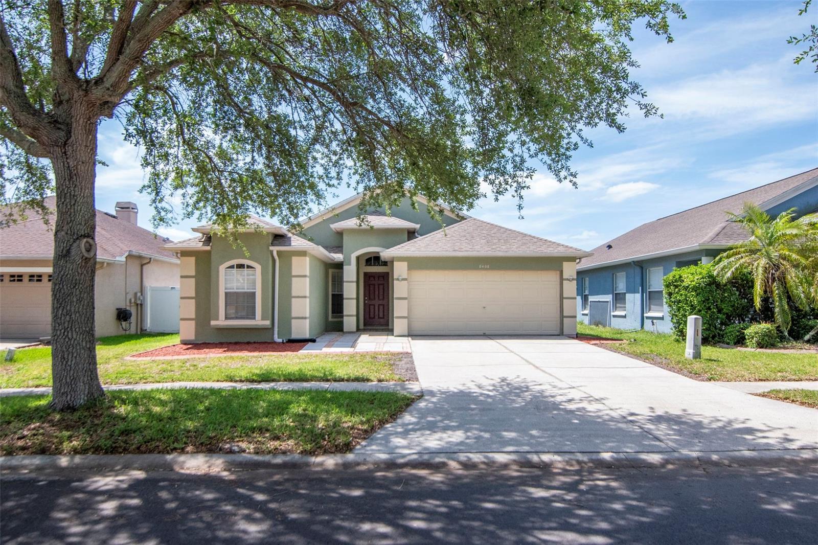8408 CANTERBURY LAKE BLVD, TAMPA, FL, 33619