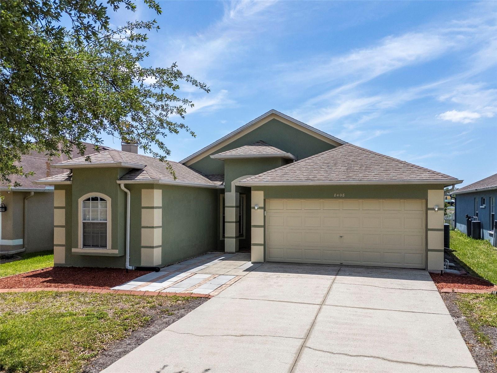 8408 CANTERBURY LAKE BLVD, TAMPA, FL, 33619