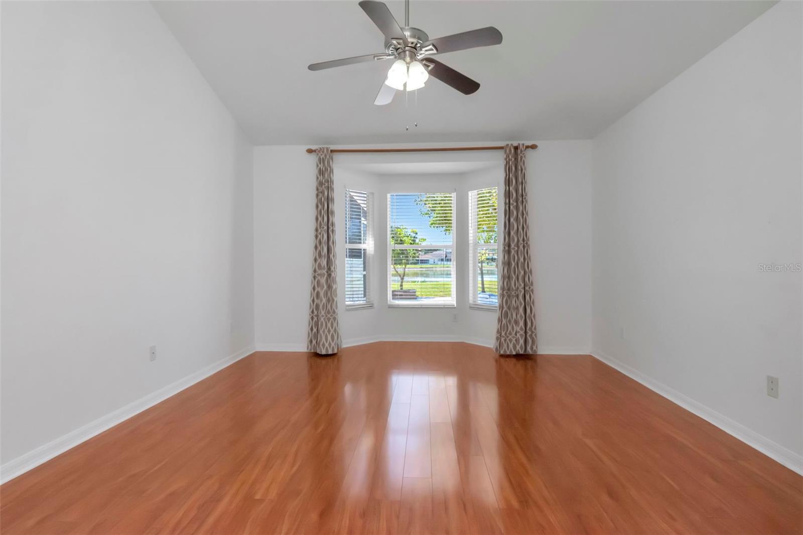 8408 CANTERBURY LAKE BLVD, TAMPA, FL, 33619