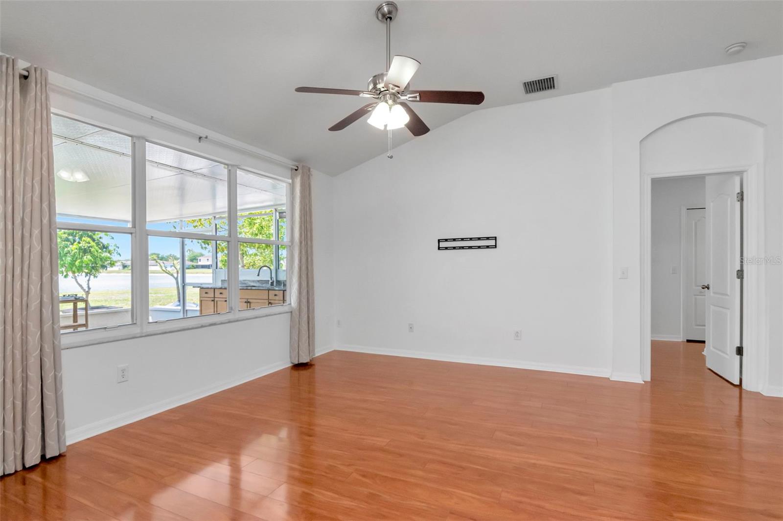 8408 CANTERBURY LAKE BLVD, TAMPA, FL, 33619