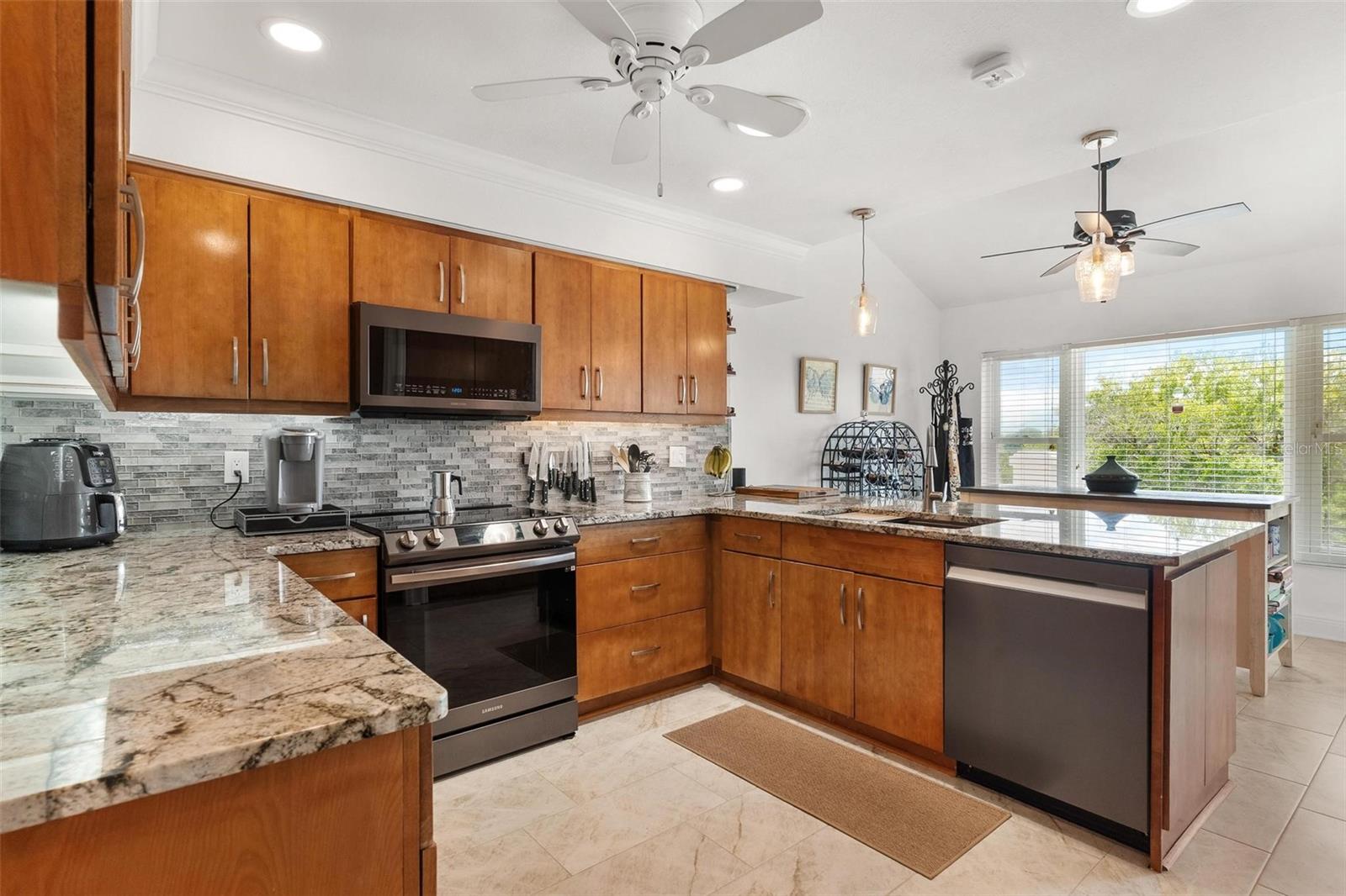 6020 TOPSAIL RD, LADY LAKE, FL, 32159