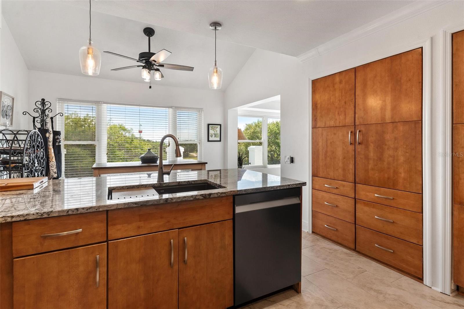 6020 TOPSAIL RD, LADY LAKE, FL, 32159