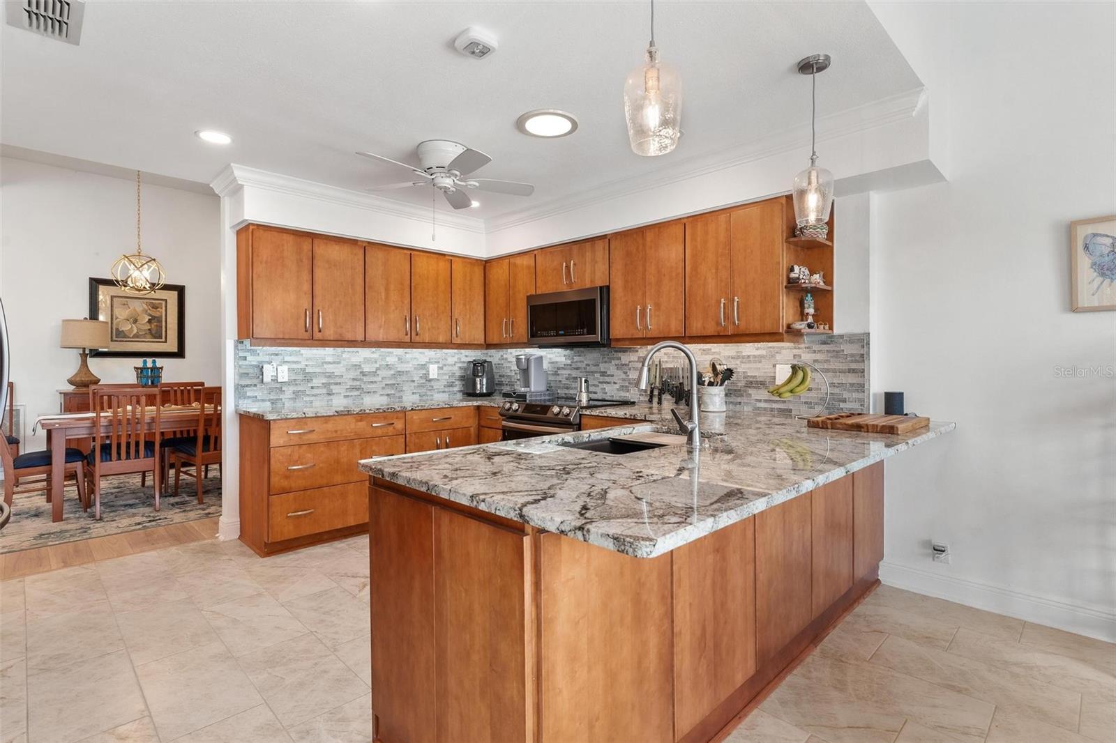 6020 TOPSAIL RD, LADY LAKE, FL, 32159