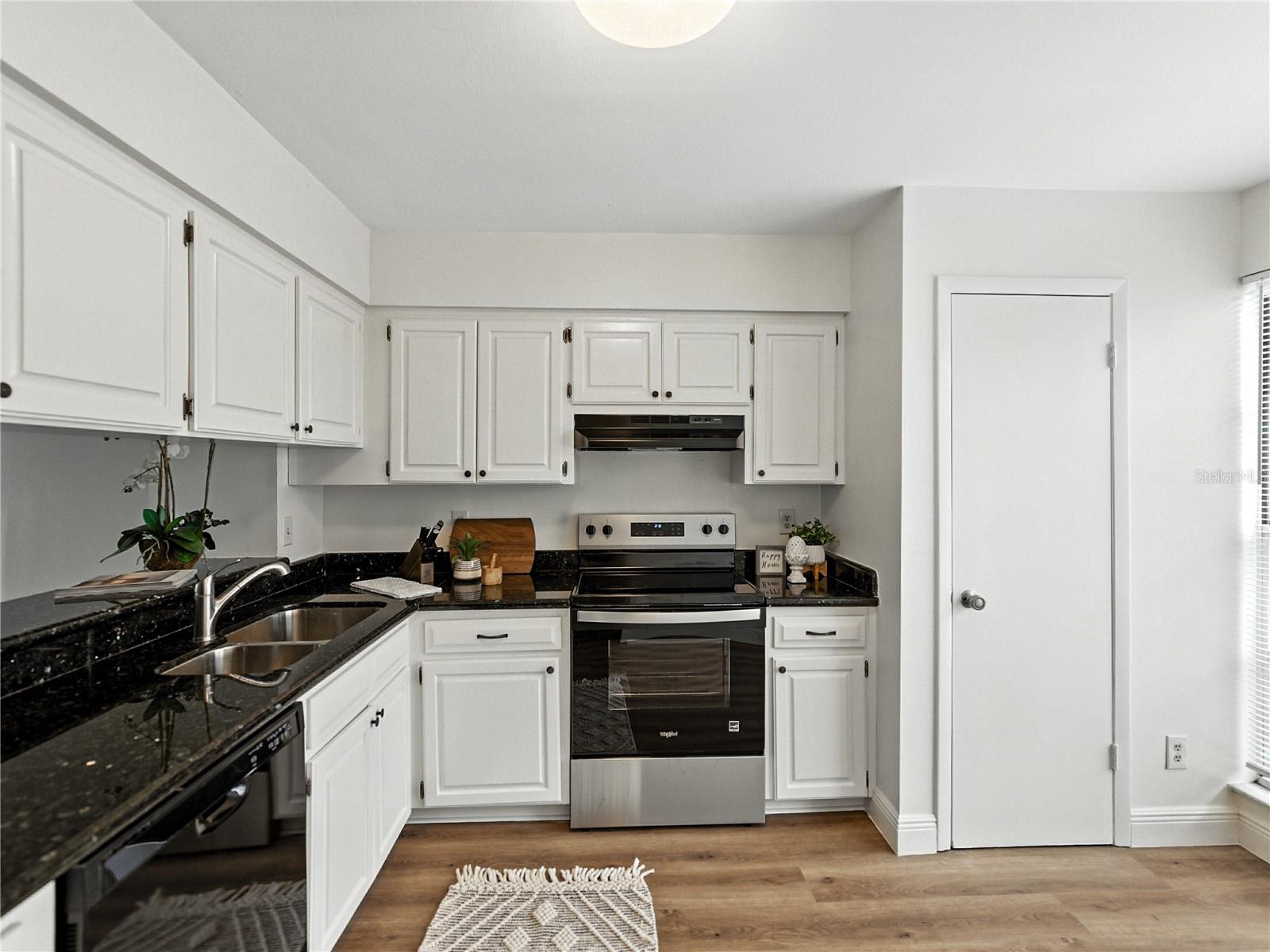 1816 MILL RUN CIR, TAMPA, FL, 33613