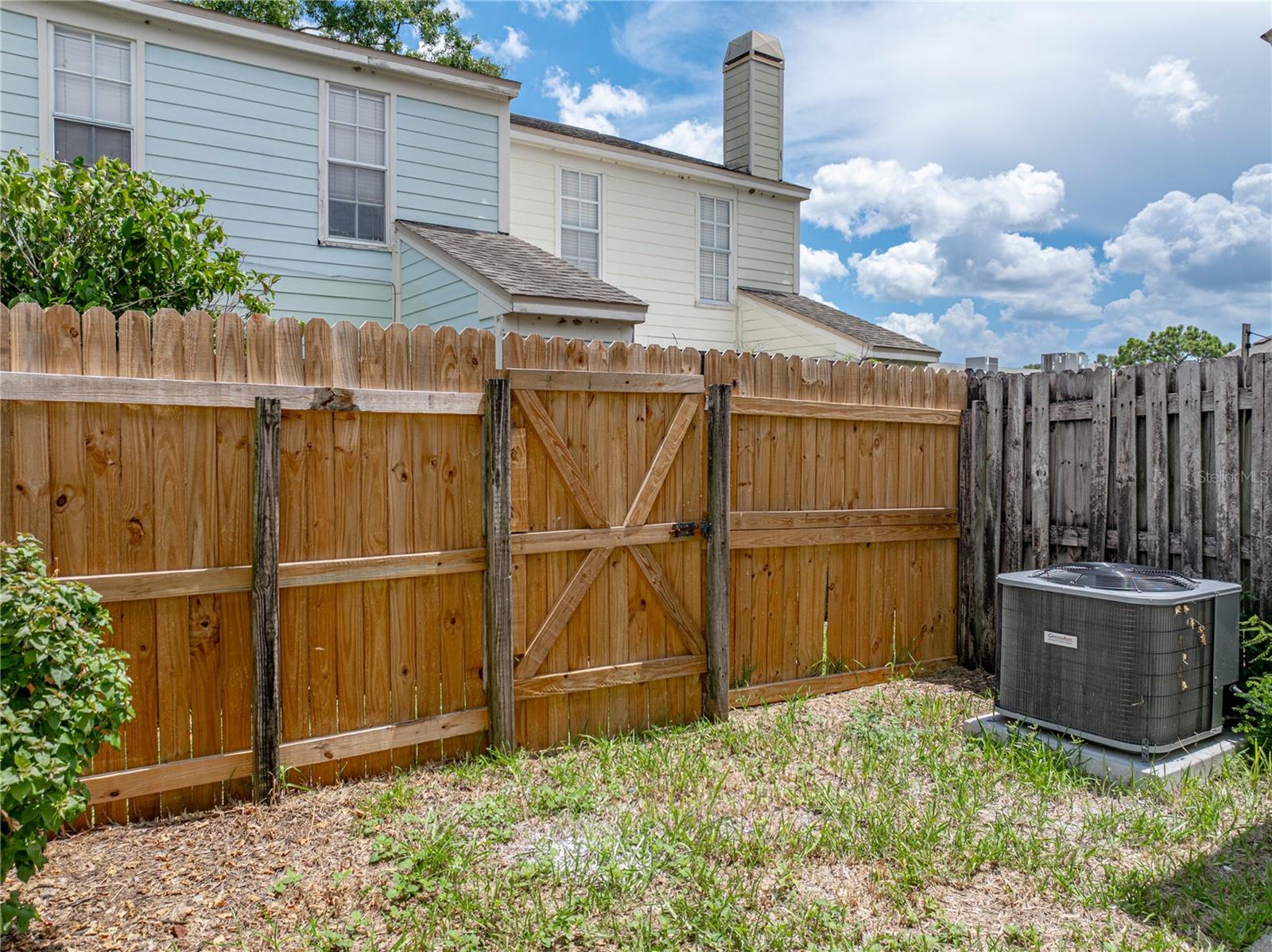 1816 MILL RUN CIR, TAMPA, FL, 33613