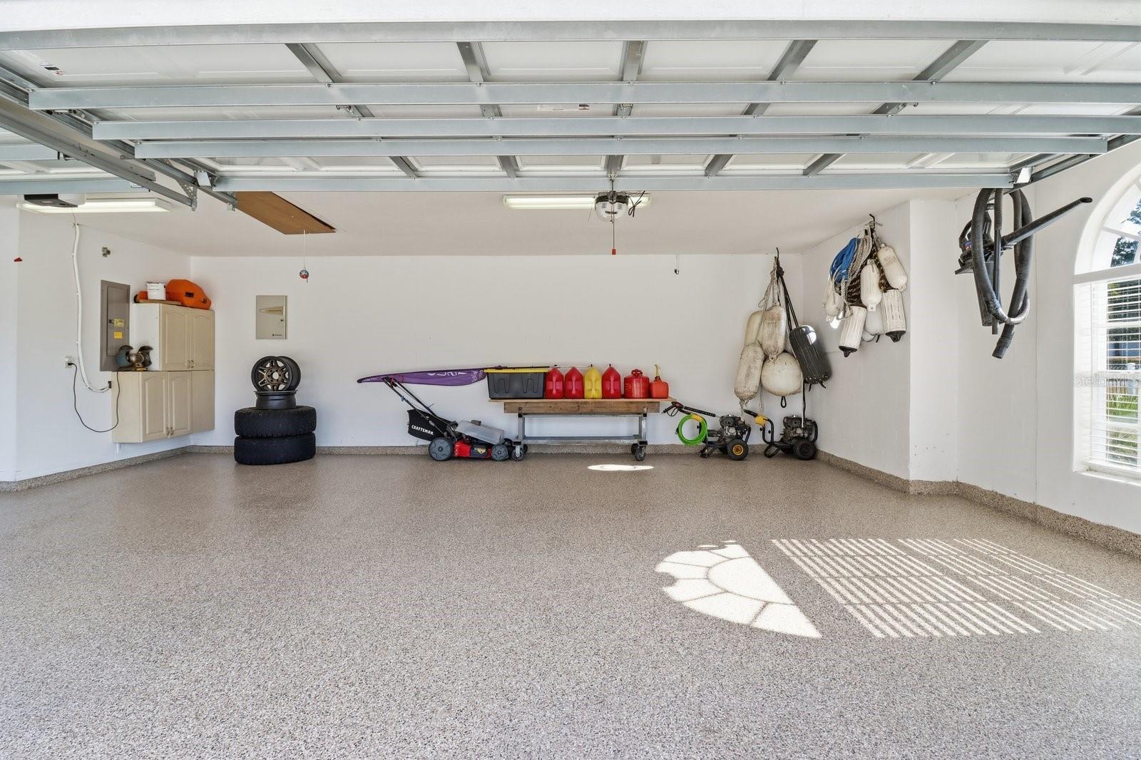 11113 FLATWOOD AVE, WEEKI WACHEE, FL, 34613