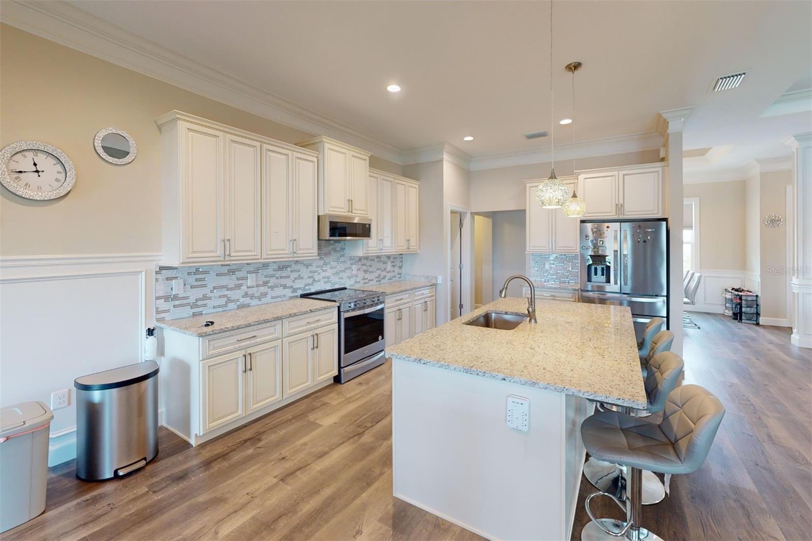 729 CRESTVIEW CIR NW, PORT CHARLOTTE, FL, 33948