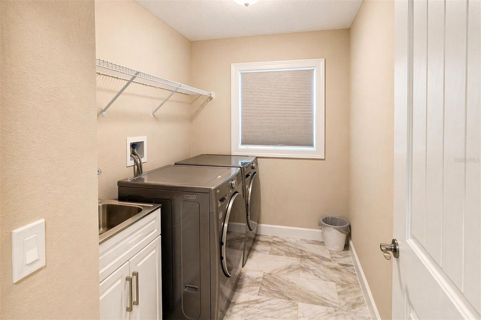 729 CRESTVIEW CIR NW, PORT CHARLOTTE, FL, 33948