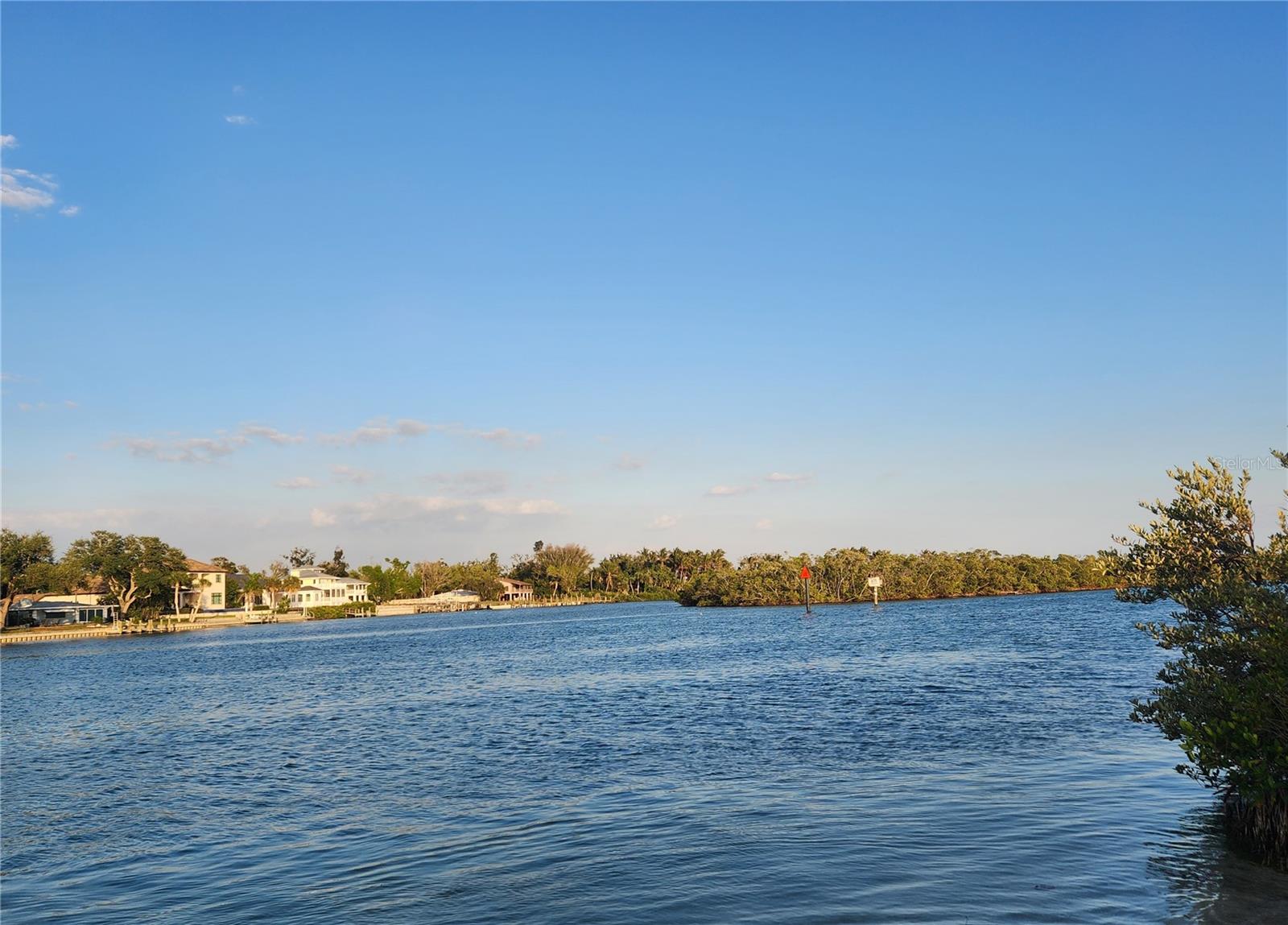 100 CIRCUIT RD #S127, NOKOMIS, FL, 34275