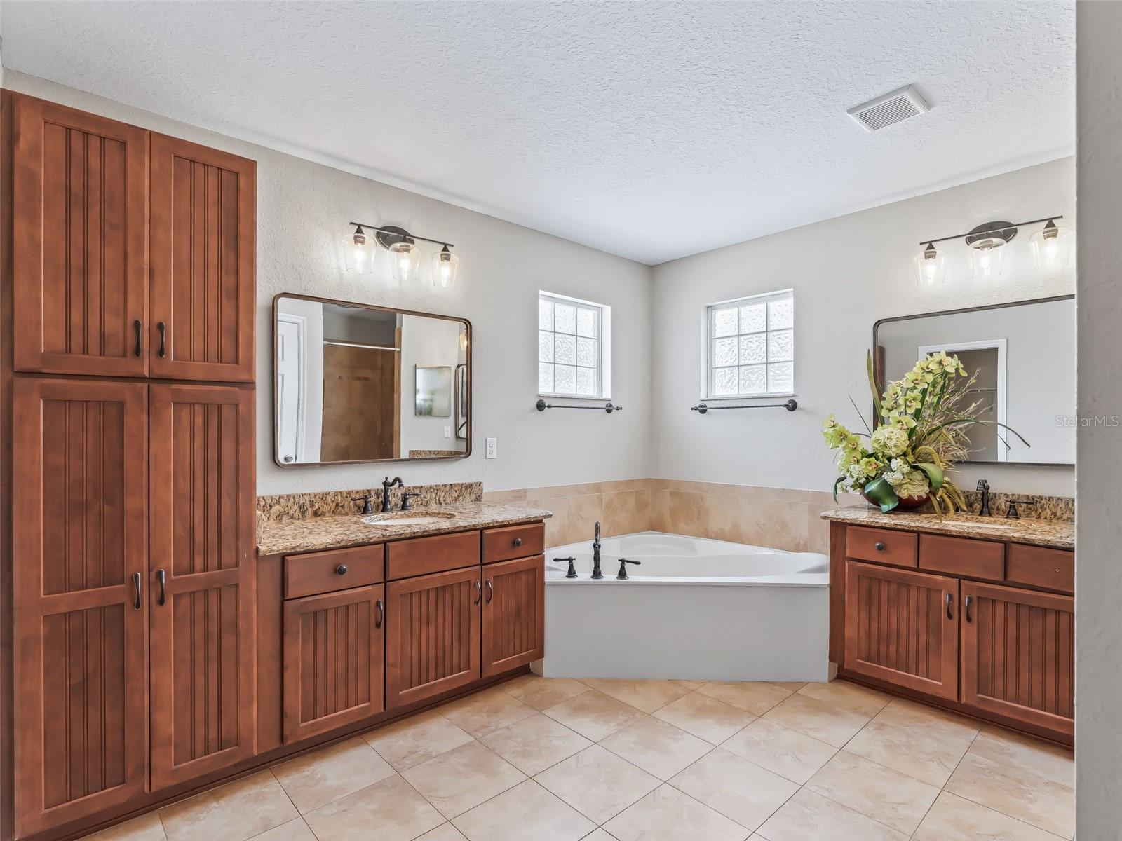 4942 NE 123RD LN, OXFORD, FL, 34484